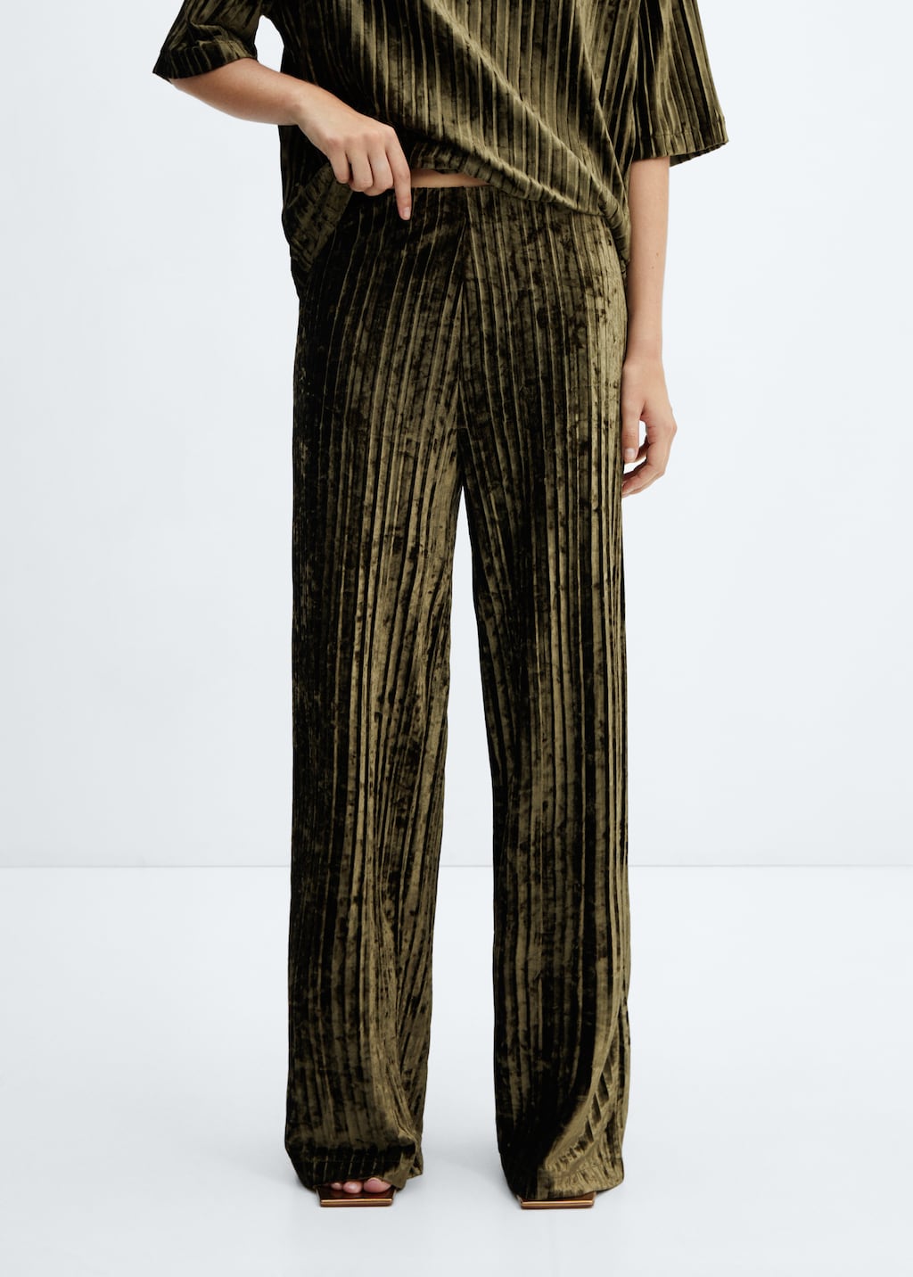 Mango velvet pants on sale