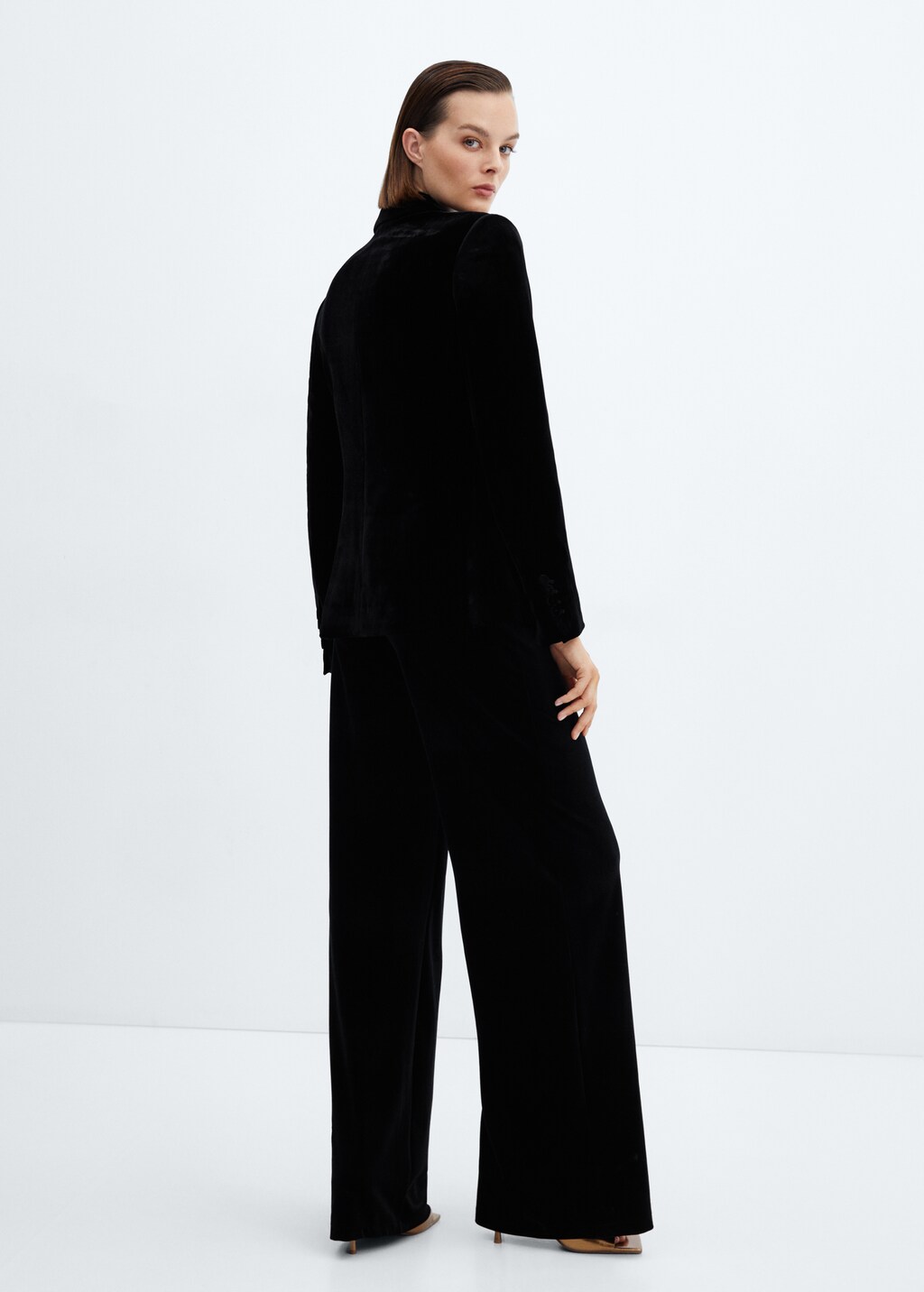 ◆MLB◆ BASIC VELVET WIDE PANTS 女性用 韓国発 Velvet wide leg pants - Women | MANGO OUTLET USA