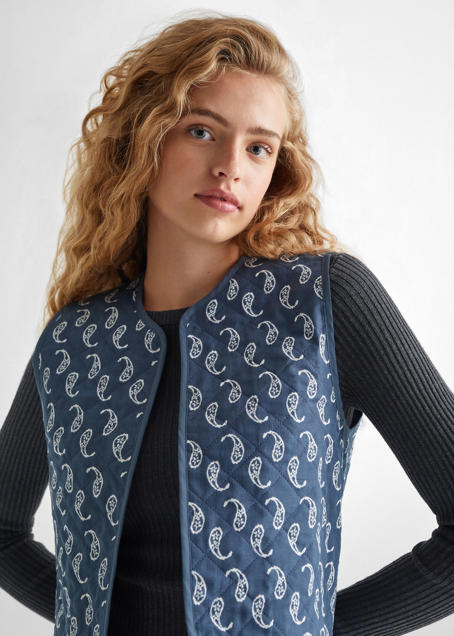 Paisley-print waistcoat - Details of the article 1