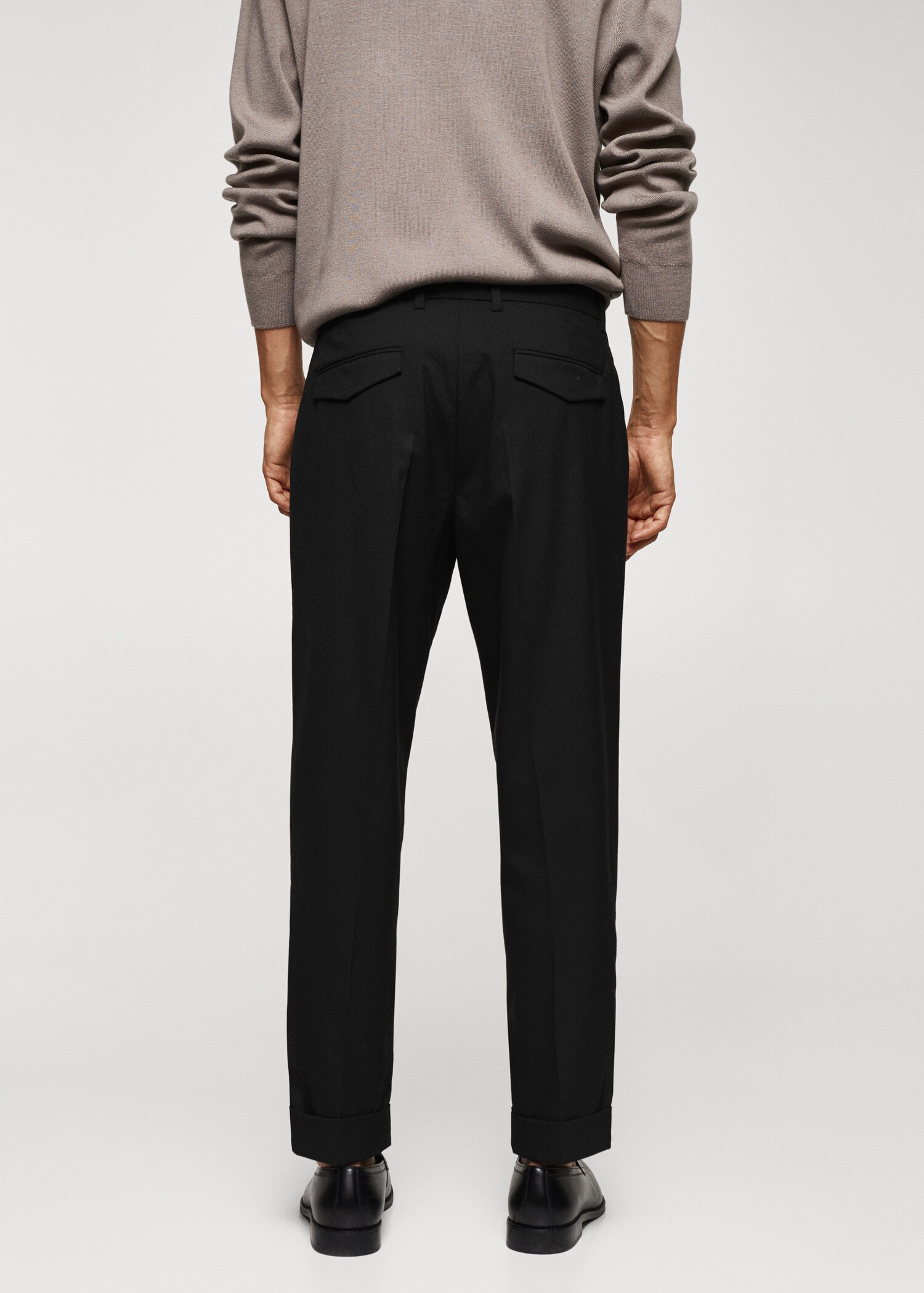 Pantalon à pinces et à revers - Verso de l’article