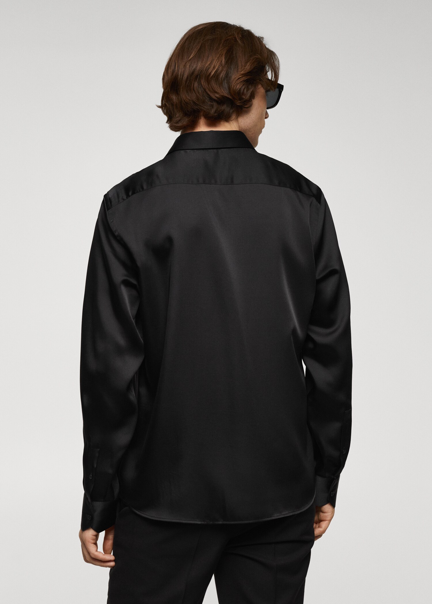 Camisa fluida satinada - Reverso del artículo