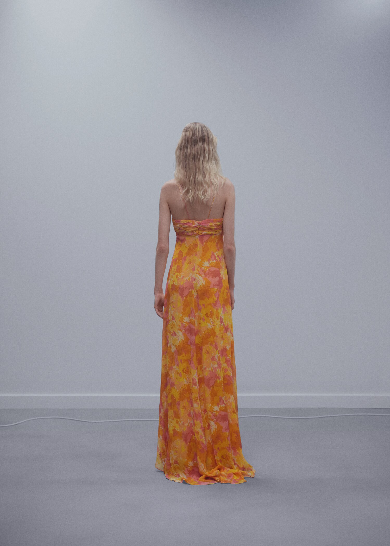 Vestido plisado escote lazo - Reverso del artículo