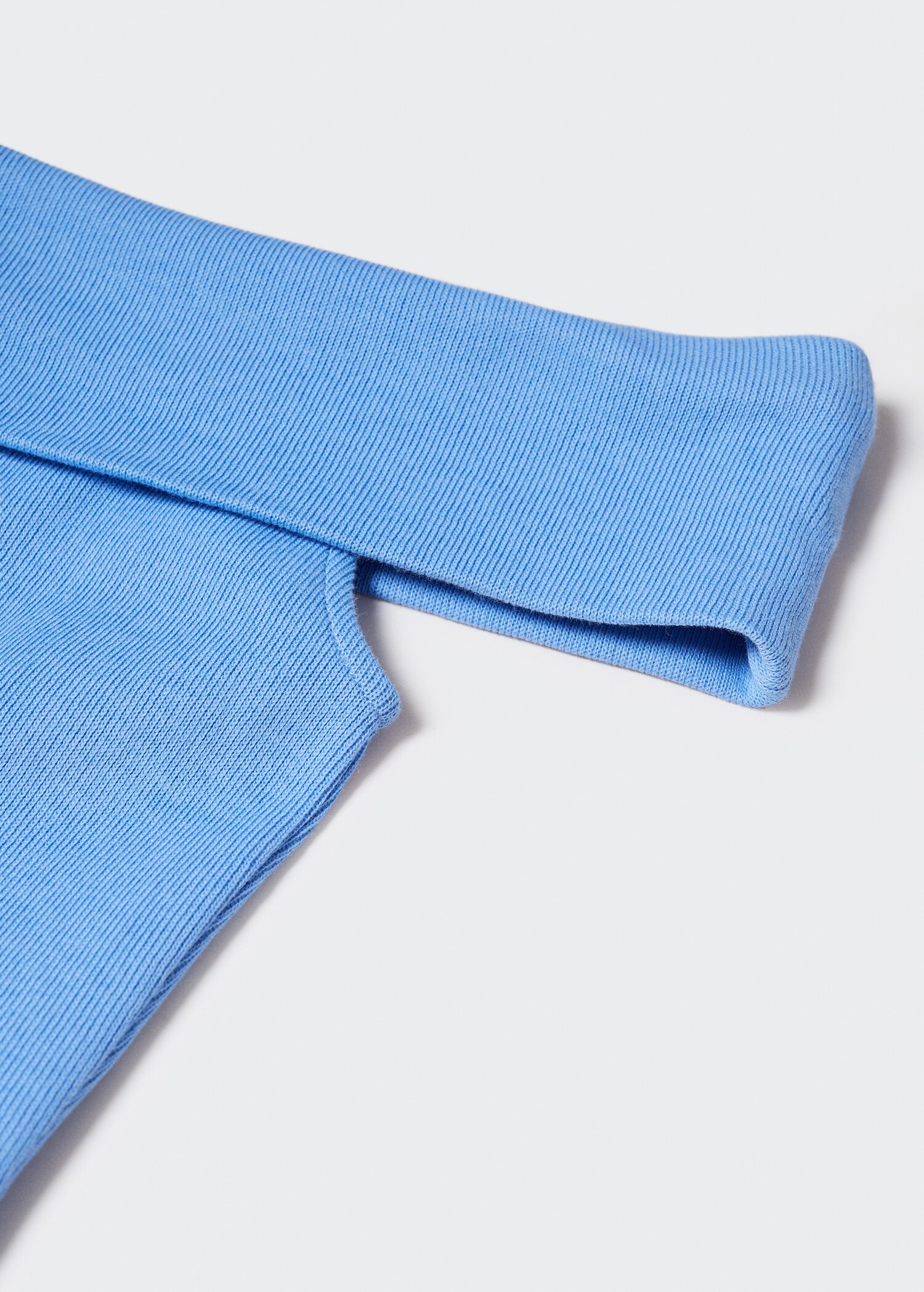 Off-shoulder top - Details of the article 8