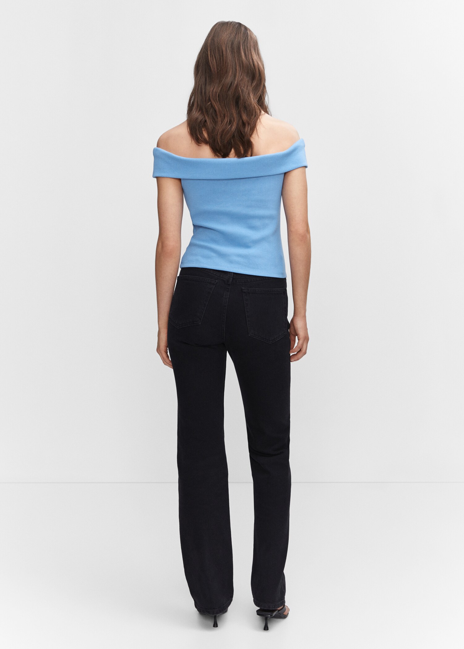 Off-shoulder top - Reverse of the article