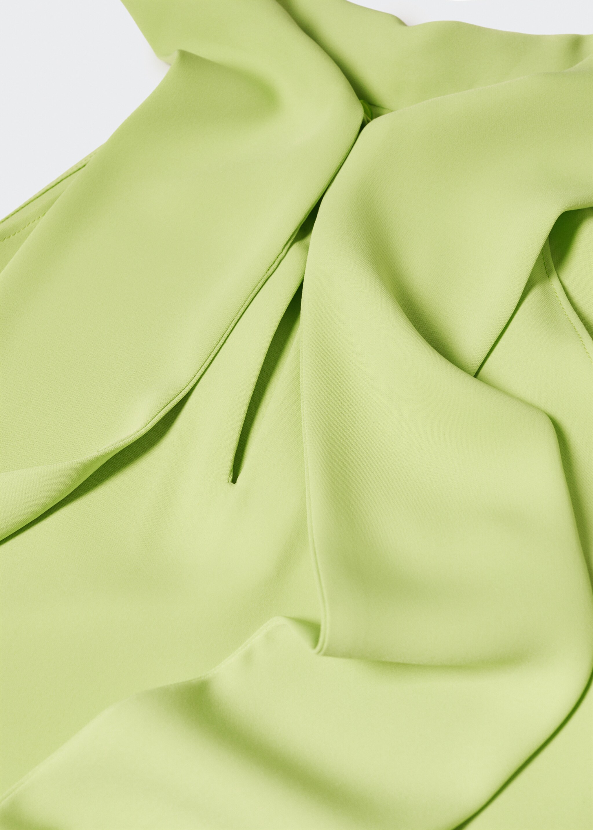 Halter top with slit detail - Details of the article 8, Lime. Ref: 57073805-00.