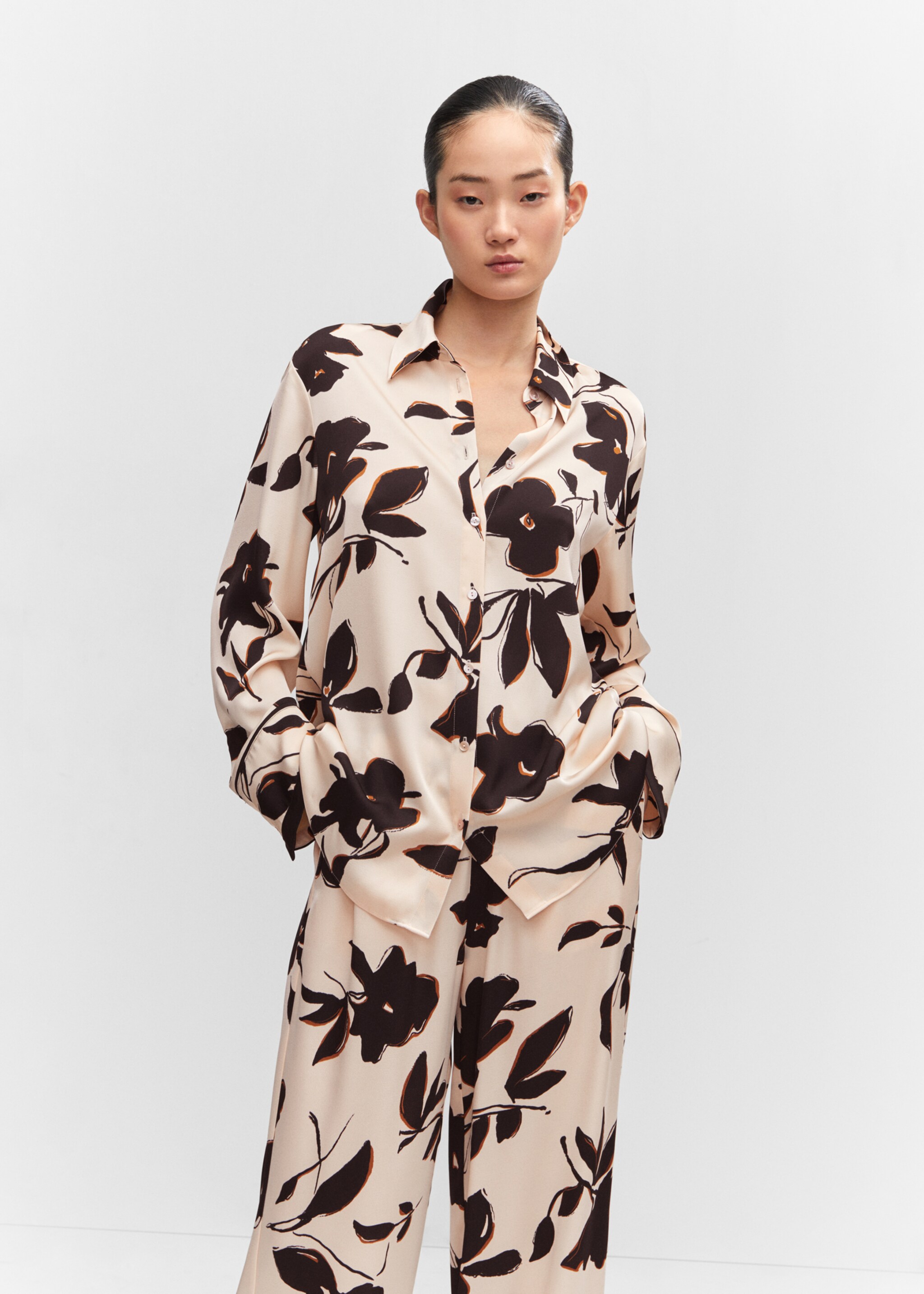 Chemise satinée imprimée - Plan moyen, Écru. Ref: 57073806-00.