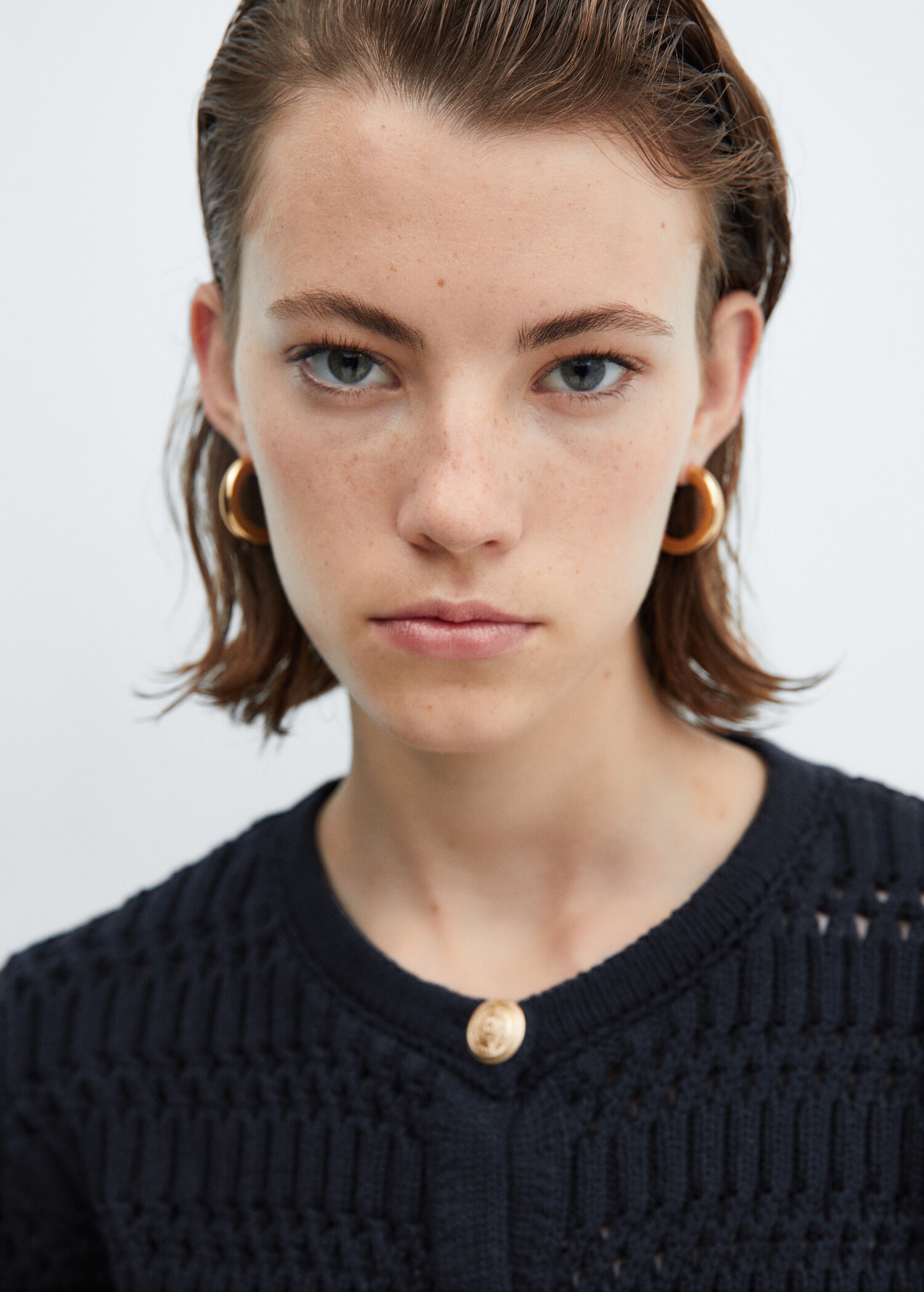 Knitted cardigan with jewel button - Details of the article 1