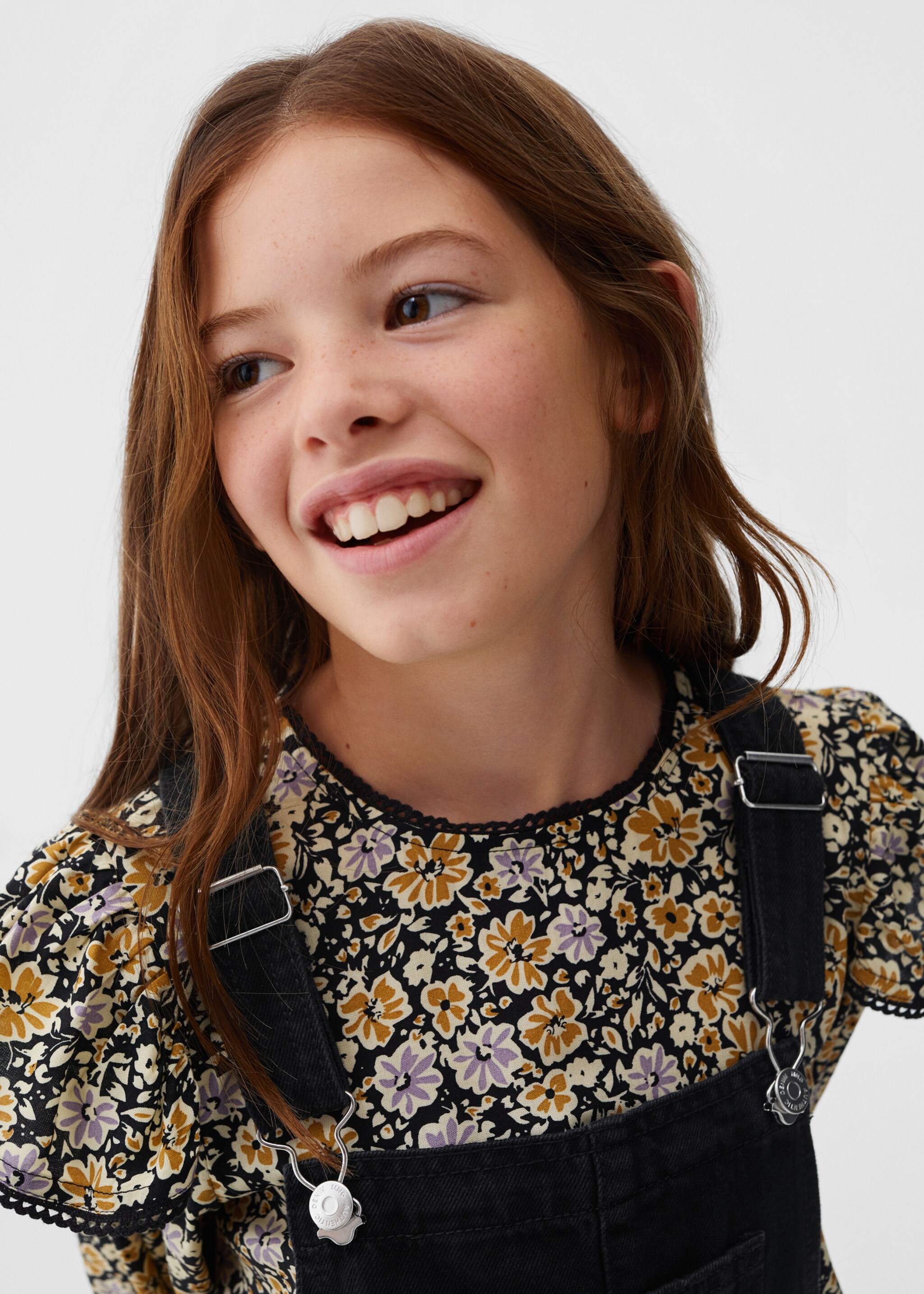 Long denim dungarees - Details of the article 1, Black denim. Ref: 57074005-00.