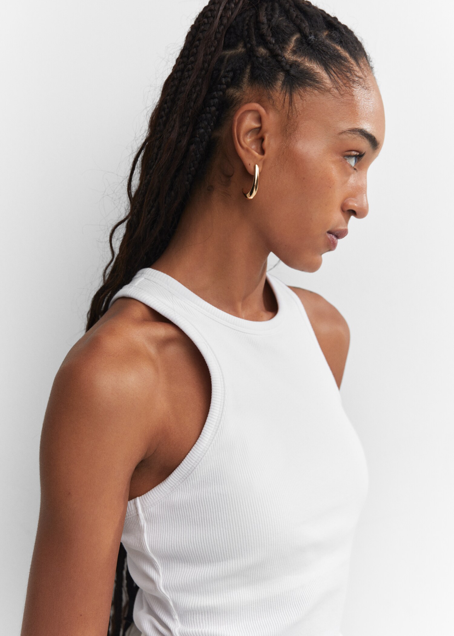 Halter top with low-cut back - Details of the article 1
