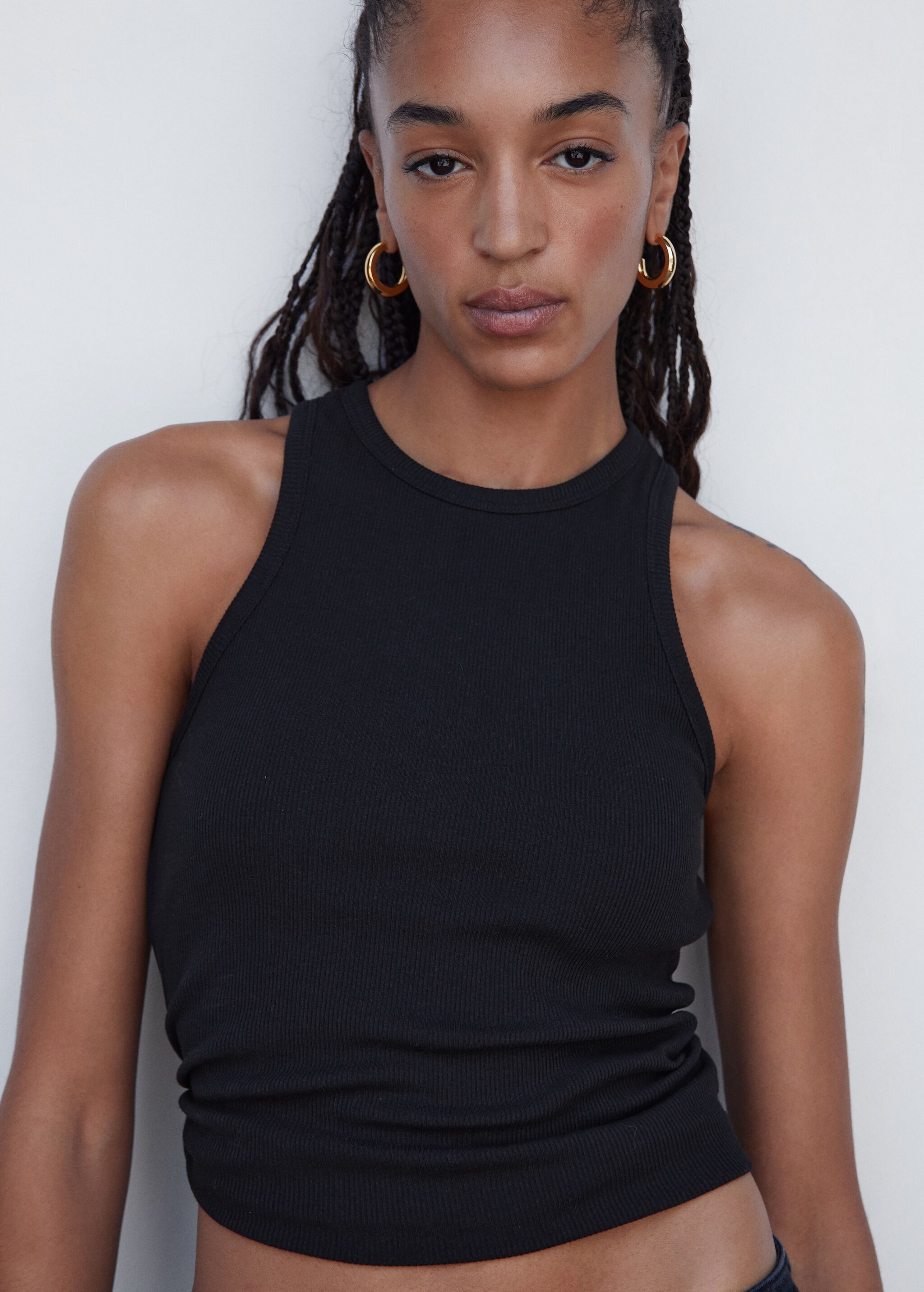 Halter top with low-cut back - Details of the article 1