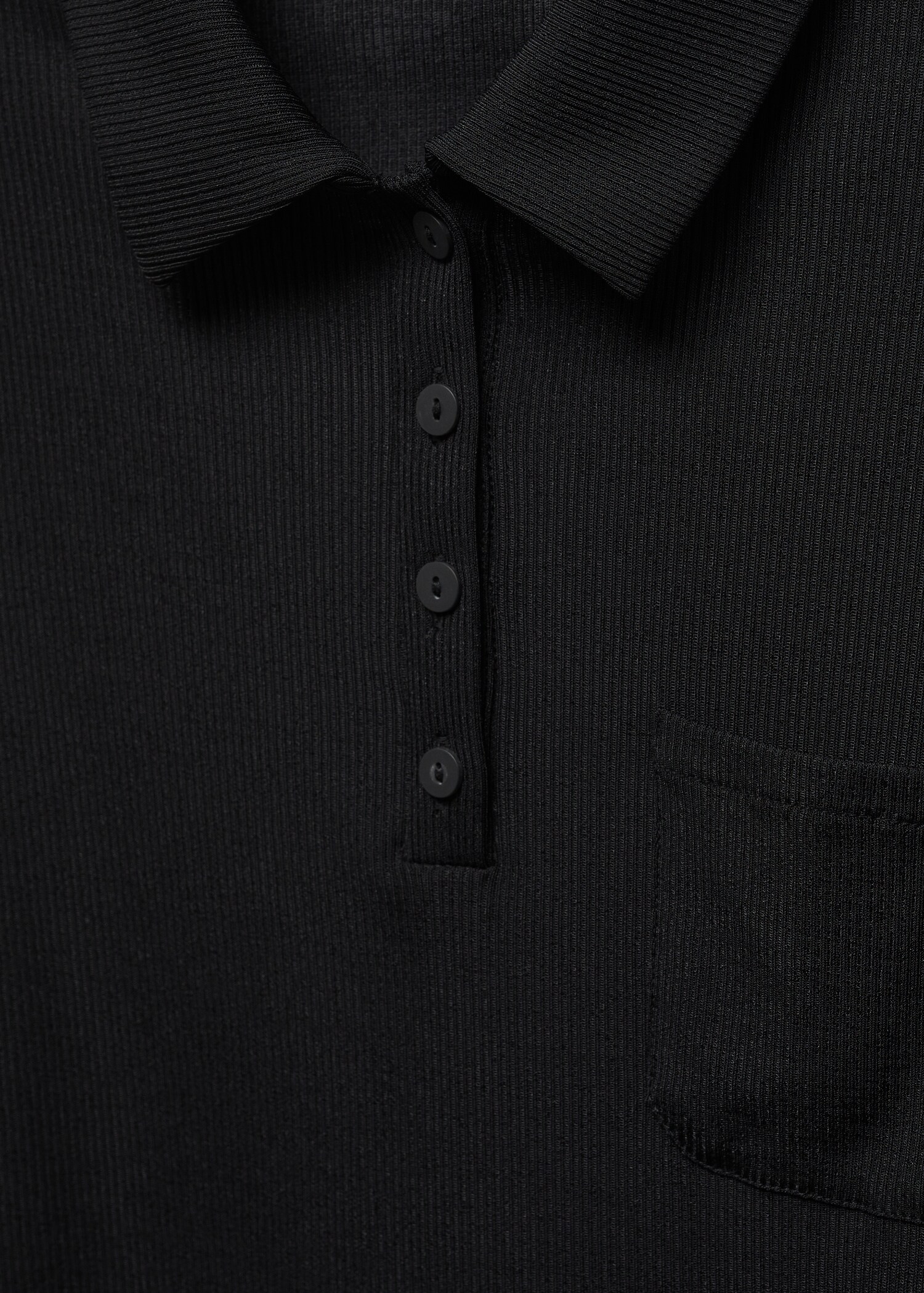 Short-sleeved polo shirt with buttons - Details of the article 8