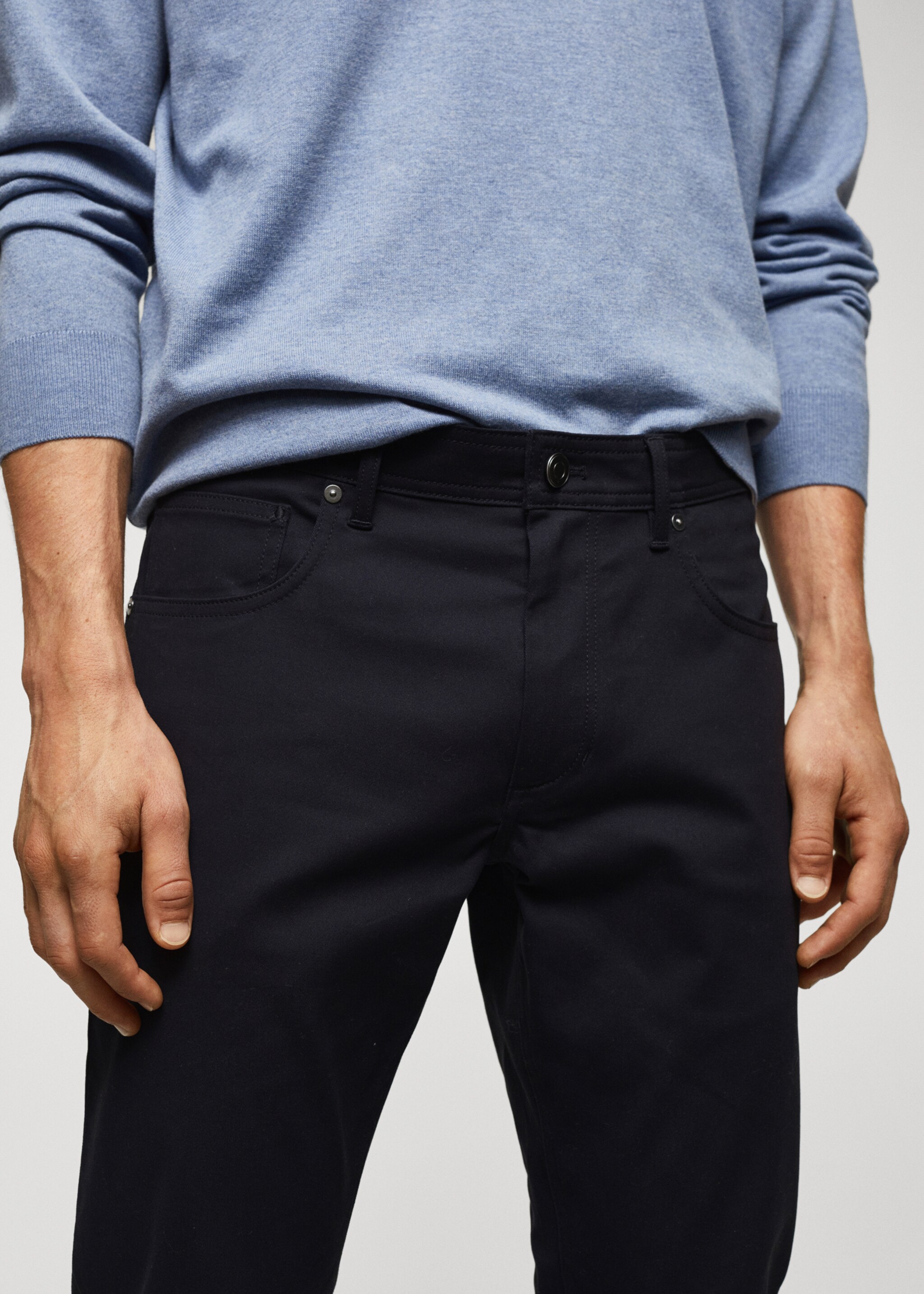 Bukse slim fit i bomull og serge-stoff - Artikkeldetalj 1