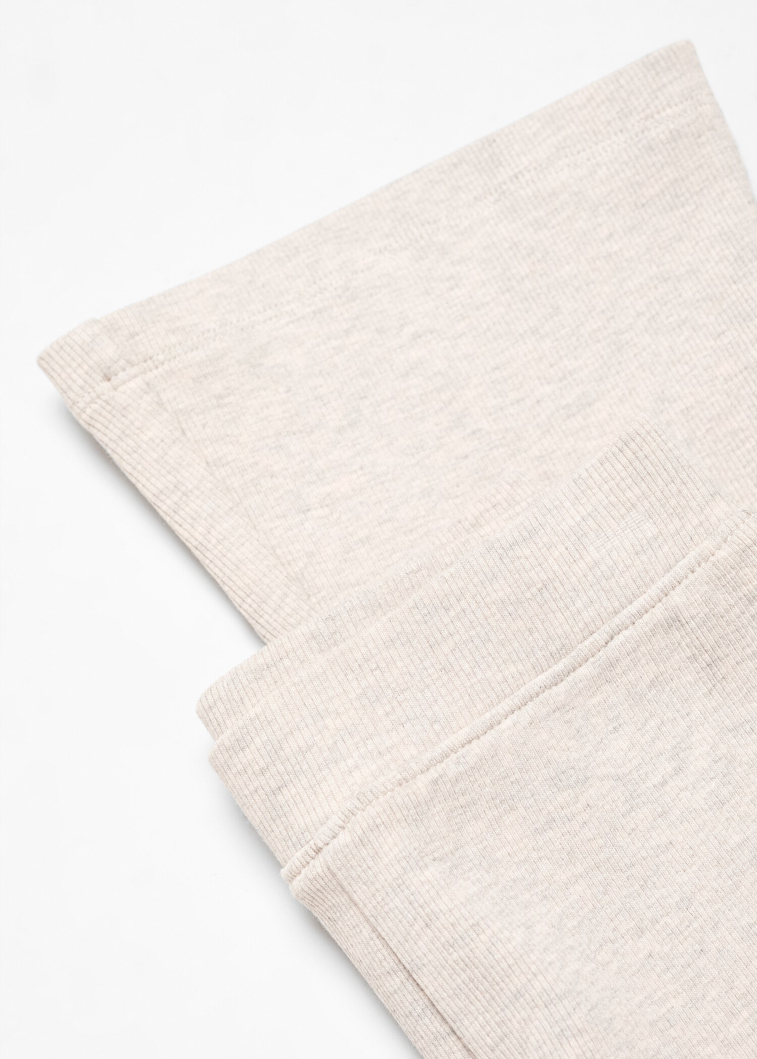 Ausgestellte Strickleggings - Detail des Artikels 8