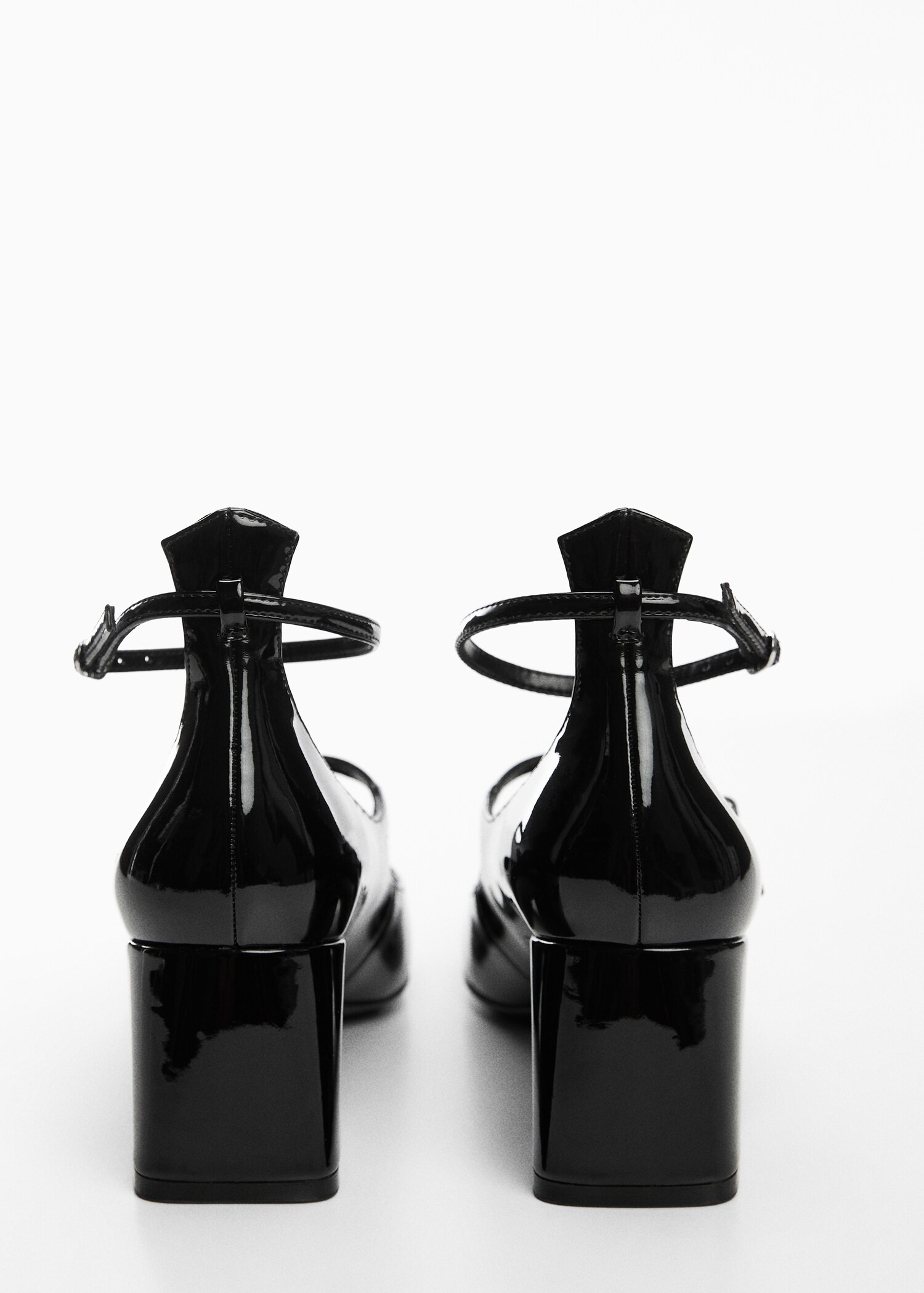 Patent leather-effect shoes with buckle - Details of the article 1