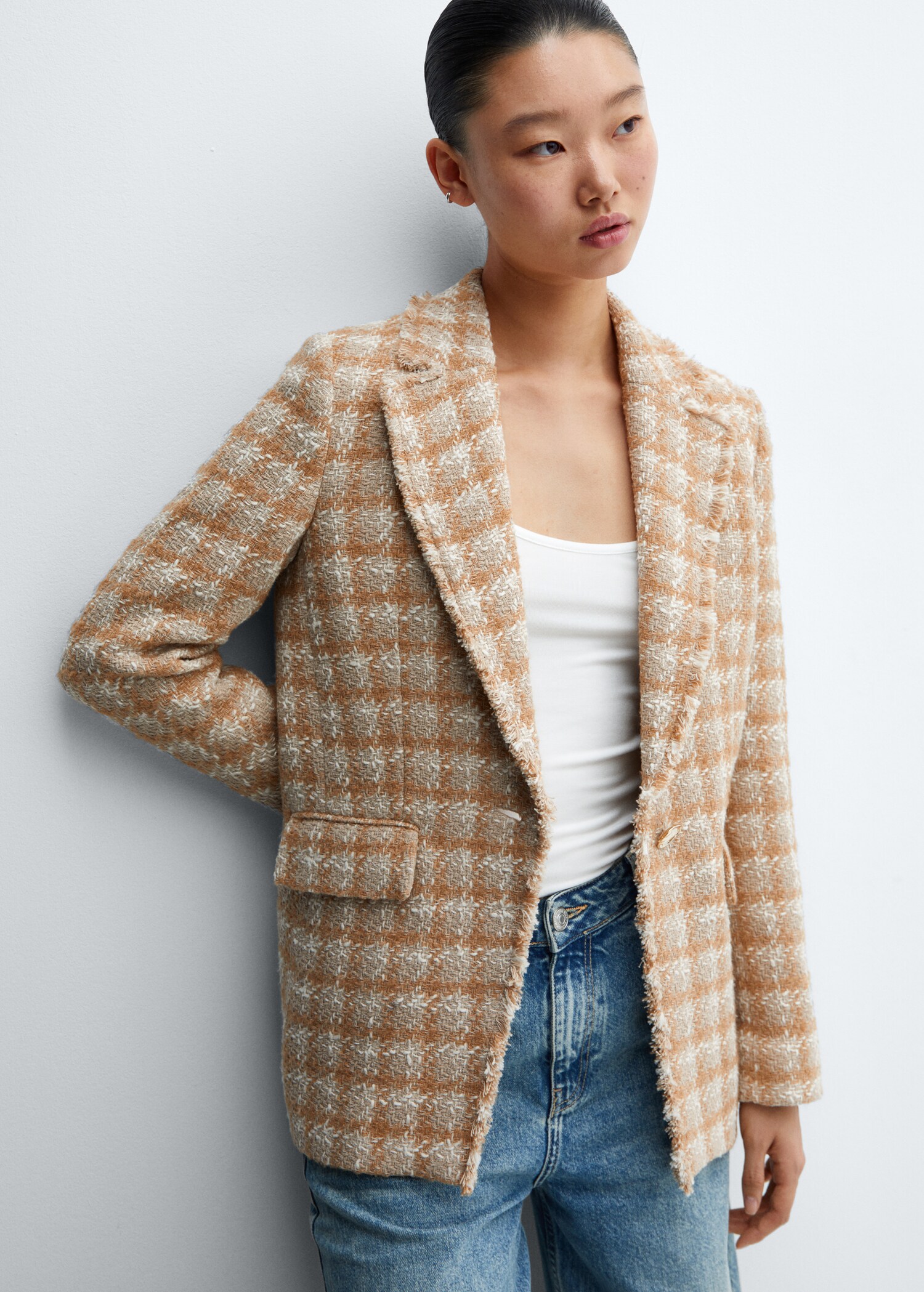 Tweed blazer with jewel button - Details of the article 2