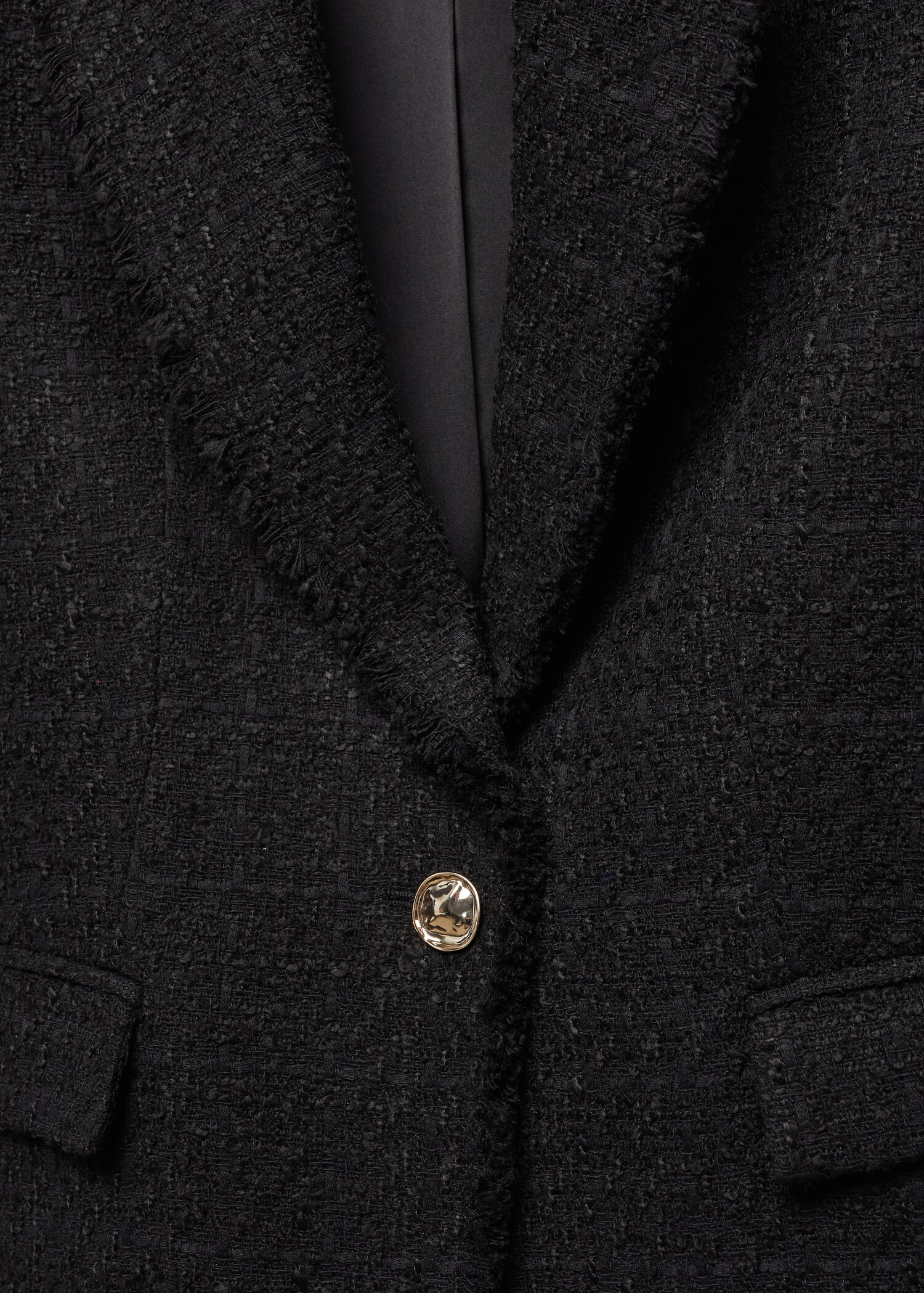 Tweed blazer with jewel button - Details of the article 8