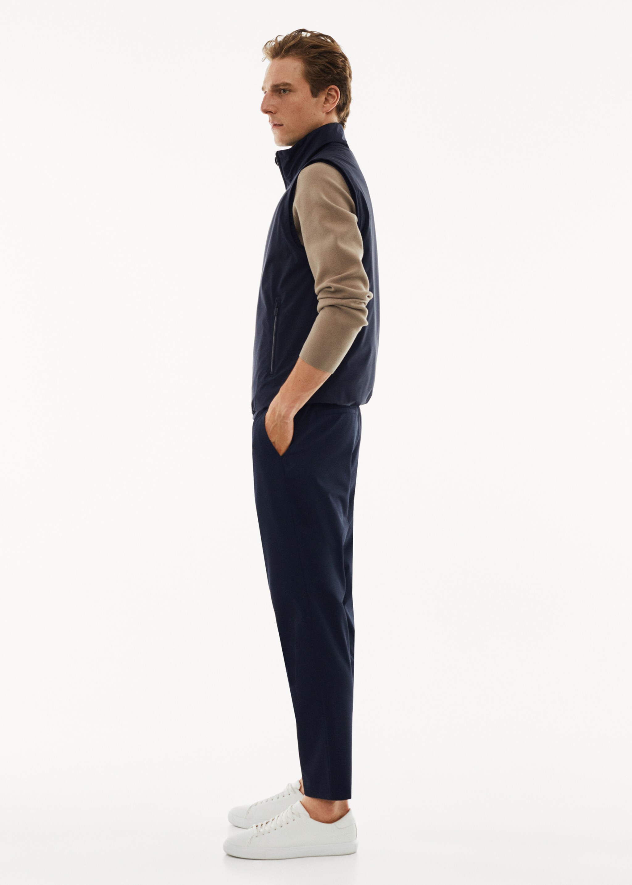 Leichte wasserabweisende Weste - Detail des Artikels 2, Marineblau. Ref: 57074756-00.