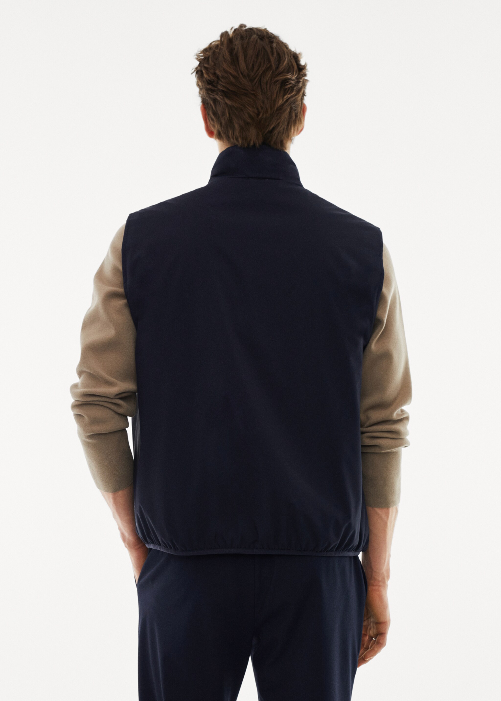 Leichte wasserabweisende Weste - Rückseite des Artikels, Marineblau. Ref: 57074756-00.