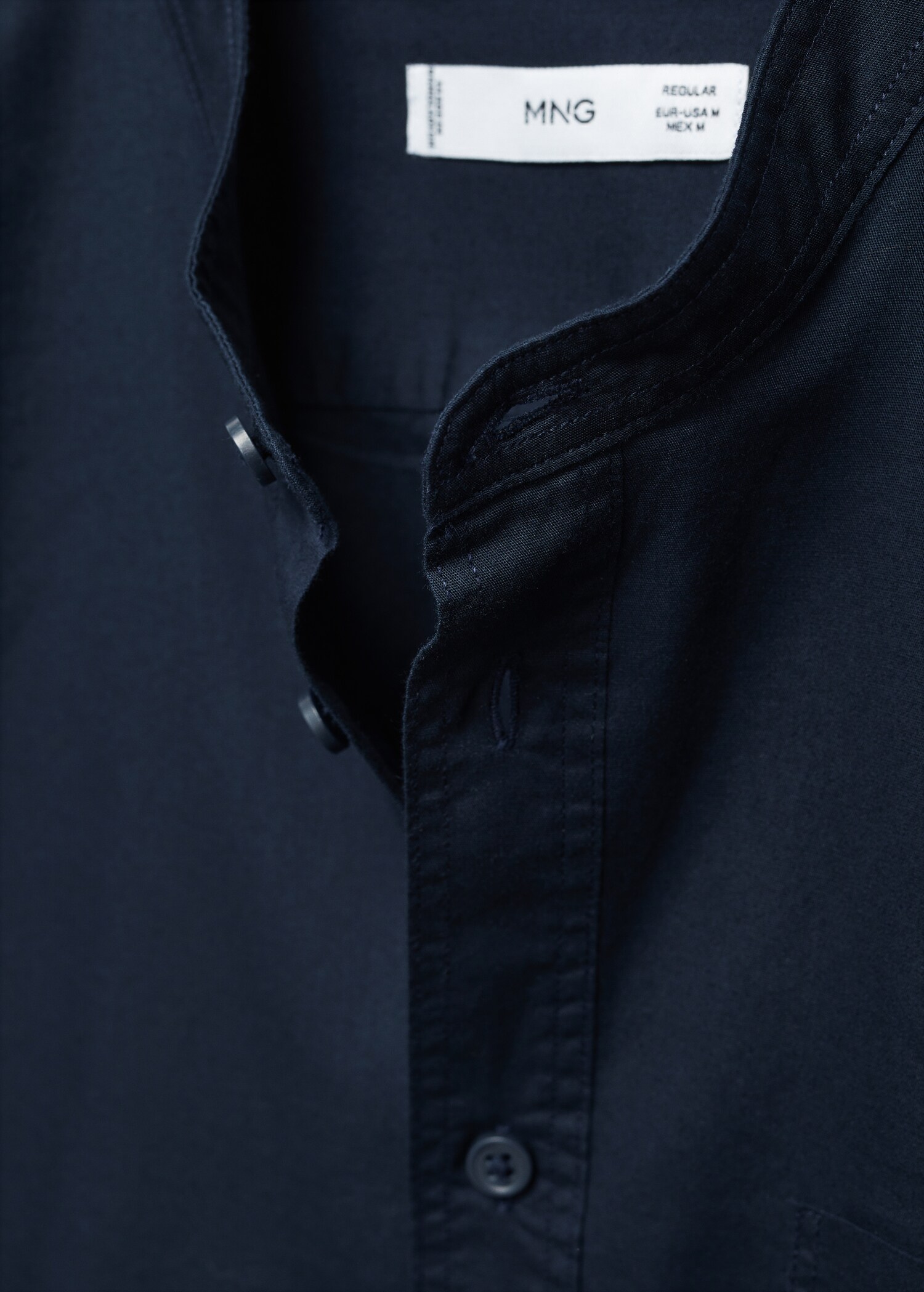 Hemd aus 100 % Baumwolle mit Mao-Kragen - Detail des Artikels 8