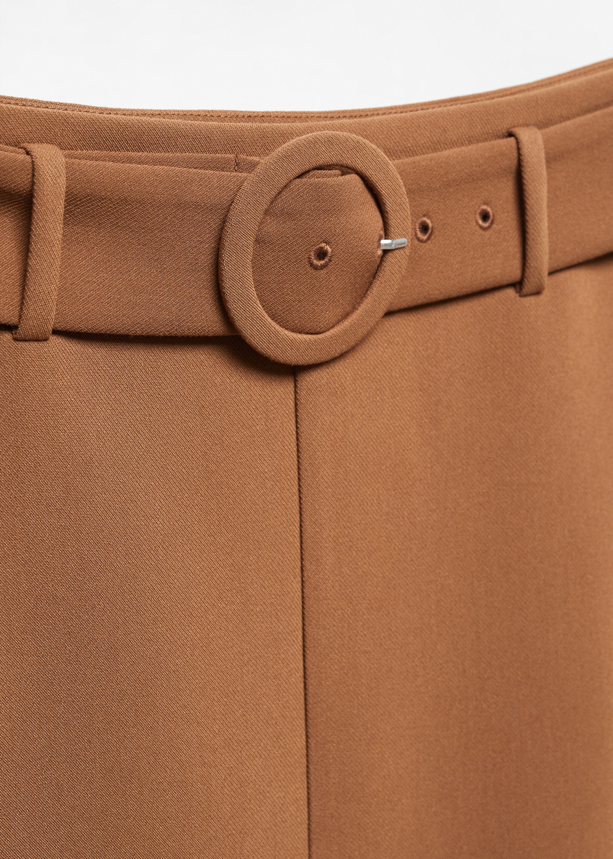 Skirt with slit and belt - Details of the article 8, Medium Brown. Ref: 57075138-00.