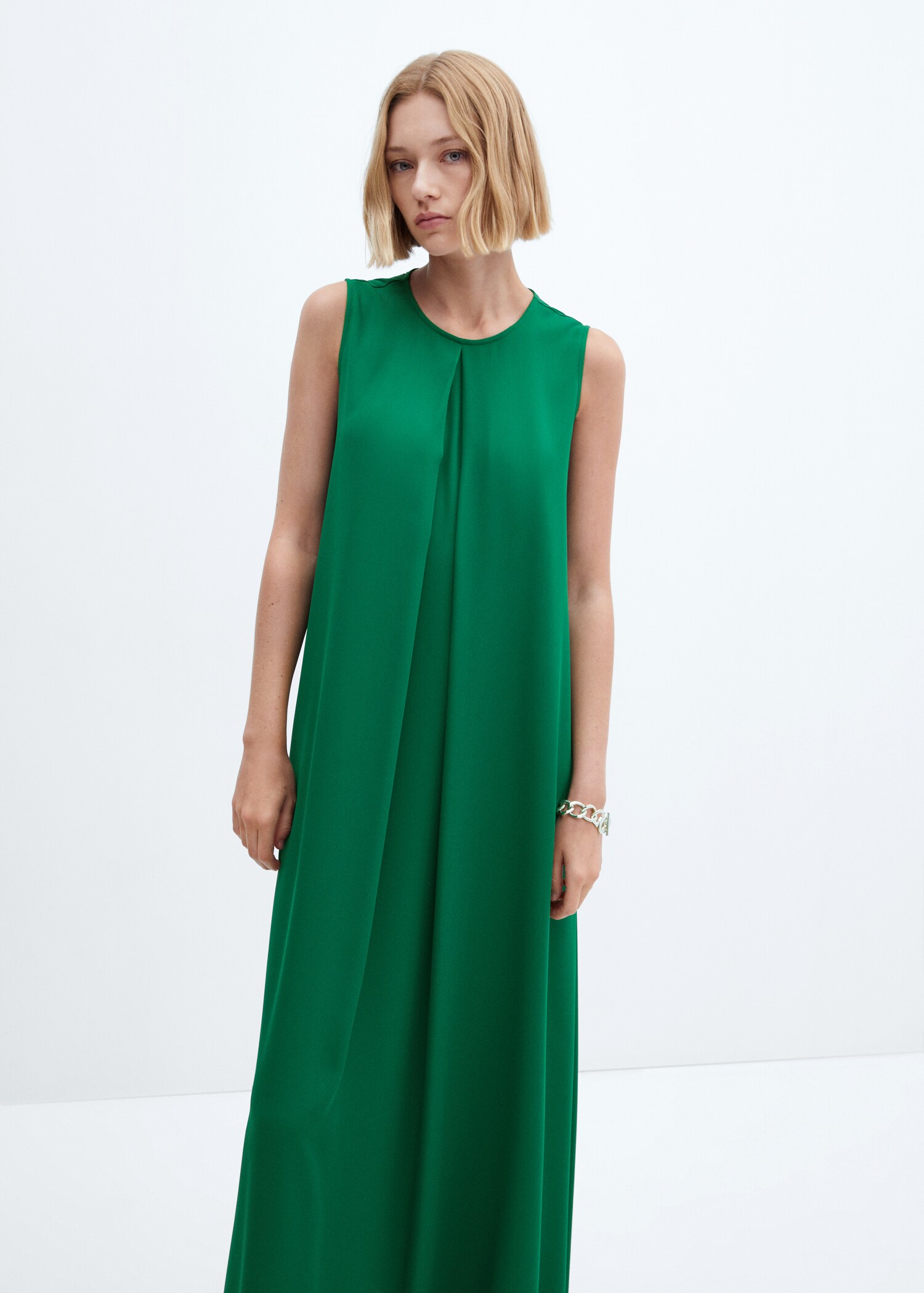 Long dress with pleat detail - Medium plane