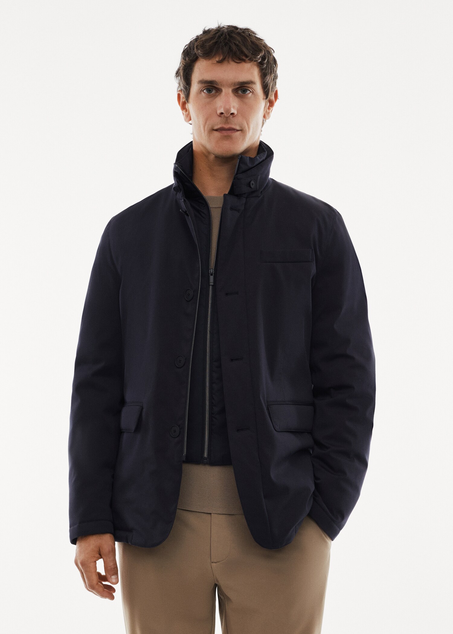 Chaqueta water repellent relleno pluma - Plano medio