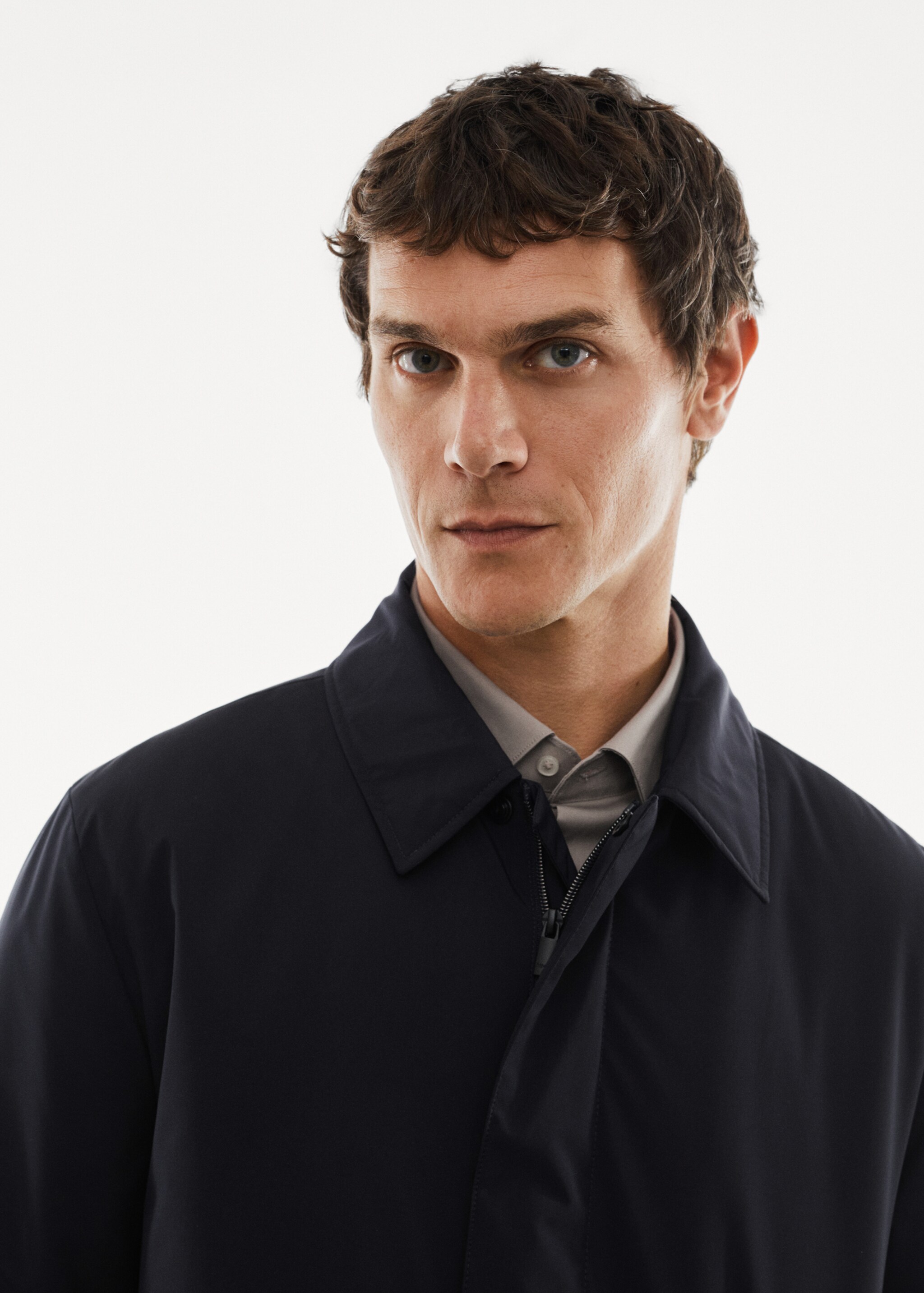 Trenčkot s kapucí water repellent - Detail zboží 4, Námořnická modrá. Ref: 57075946-00.