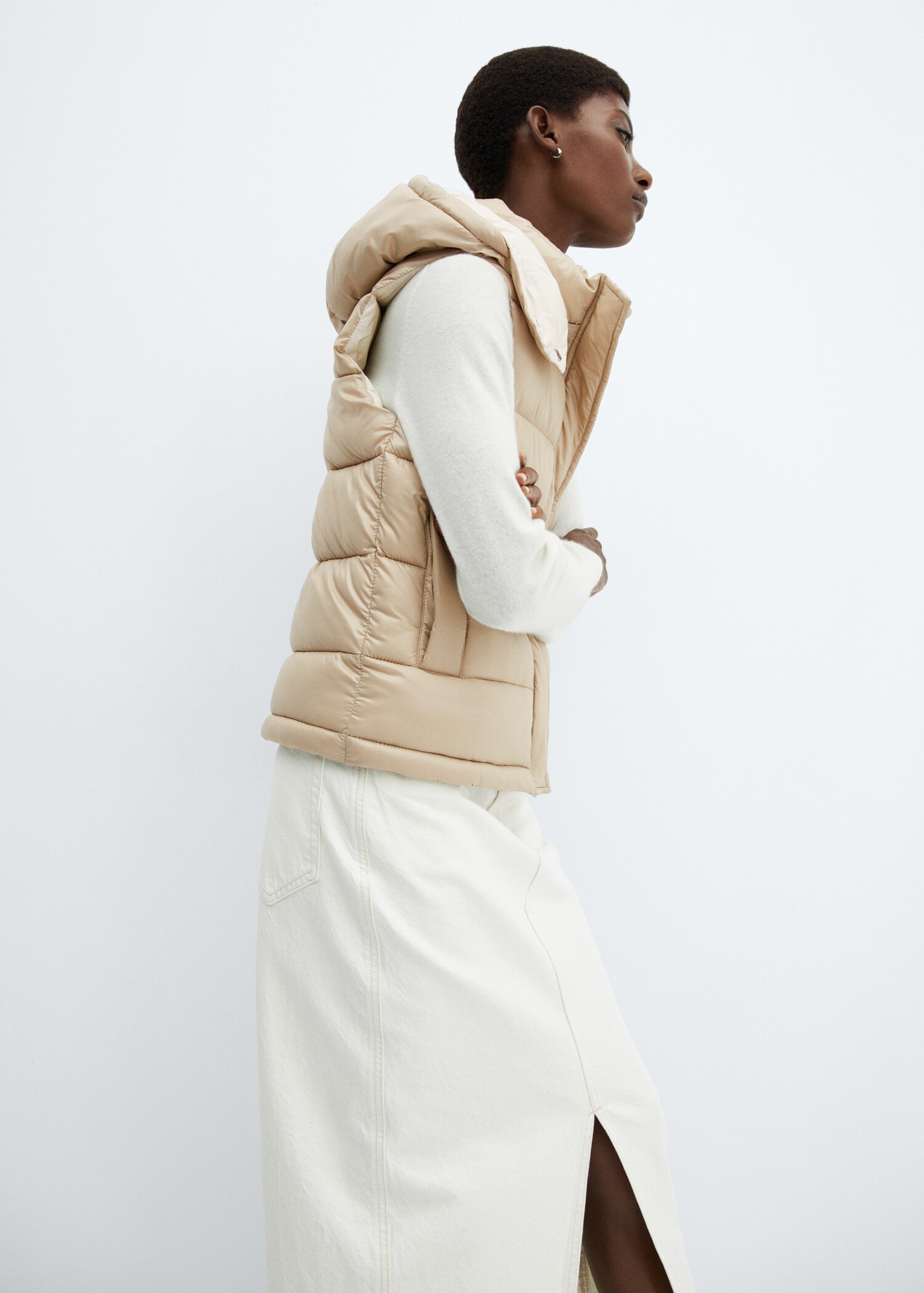 Water-repellent quilted gilet with hood - Details of the article 2