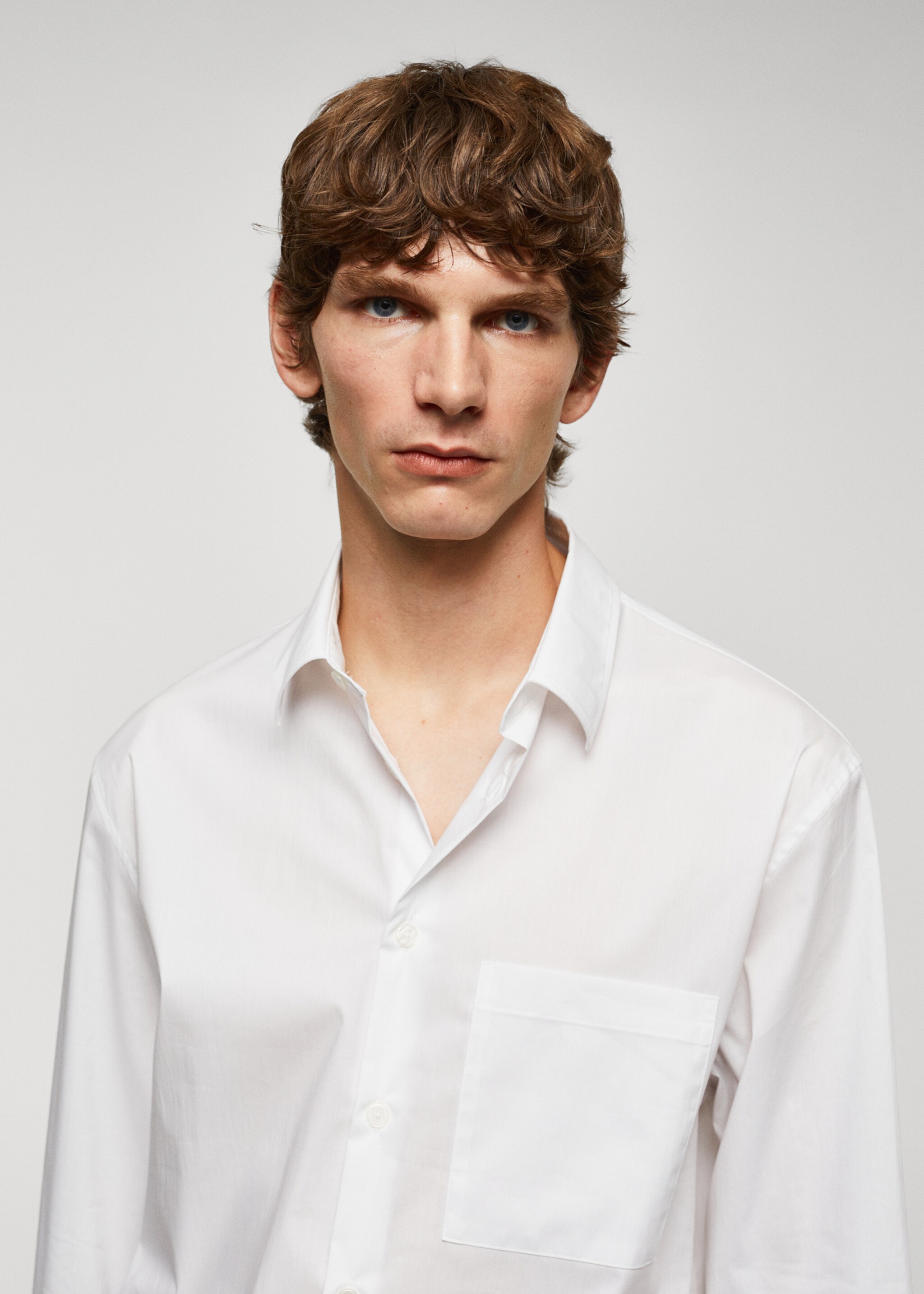 Relaxed fit cotton pocket shirt - Details of the article 1, White. Ref: 57075950-00.