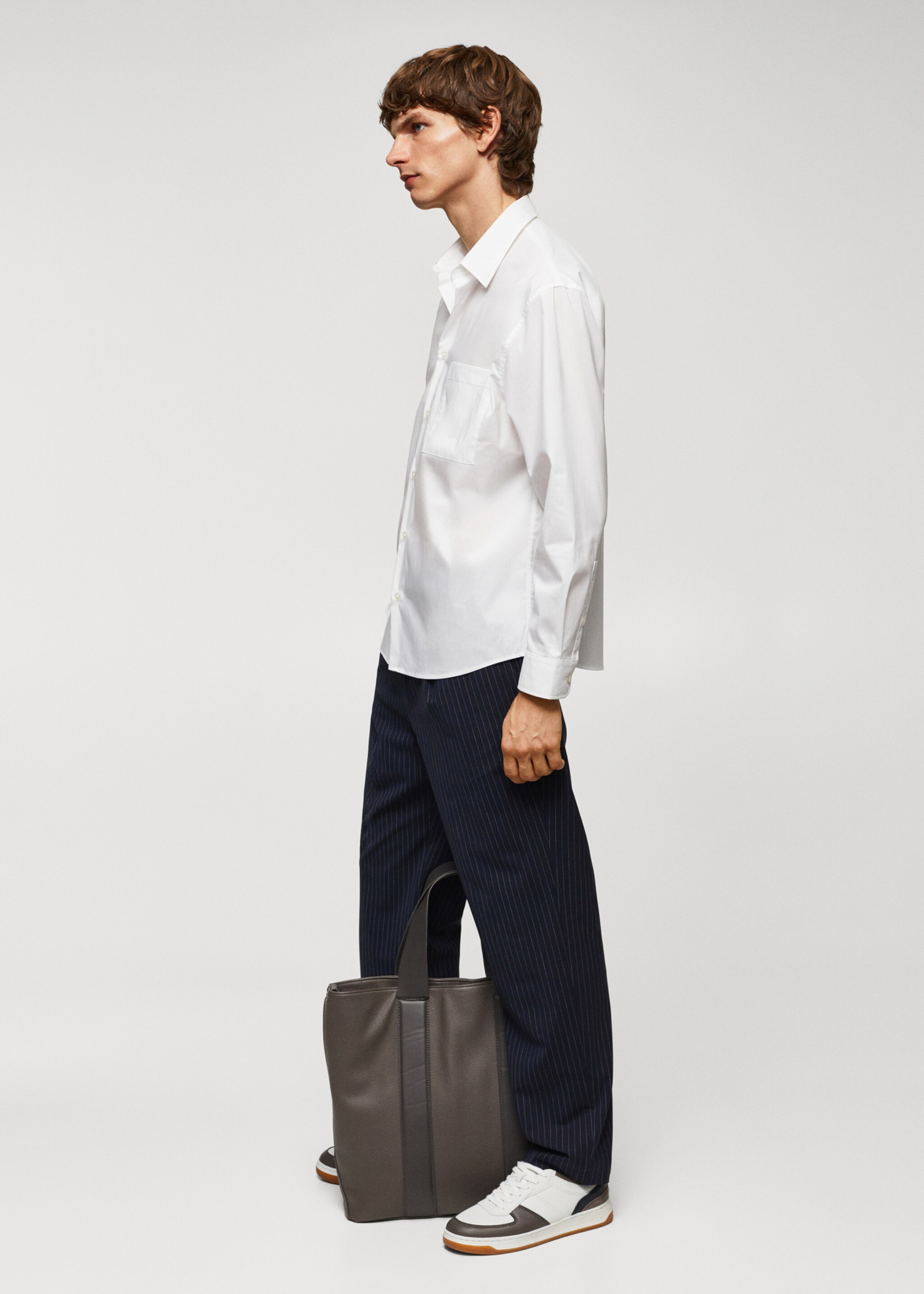 Relaxed fit cotton pocket shirt - Details of the article 2, White. Ref: 57075950-00.