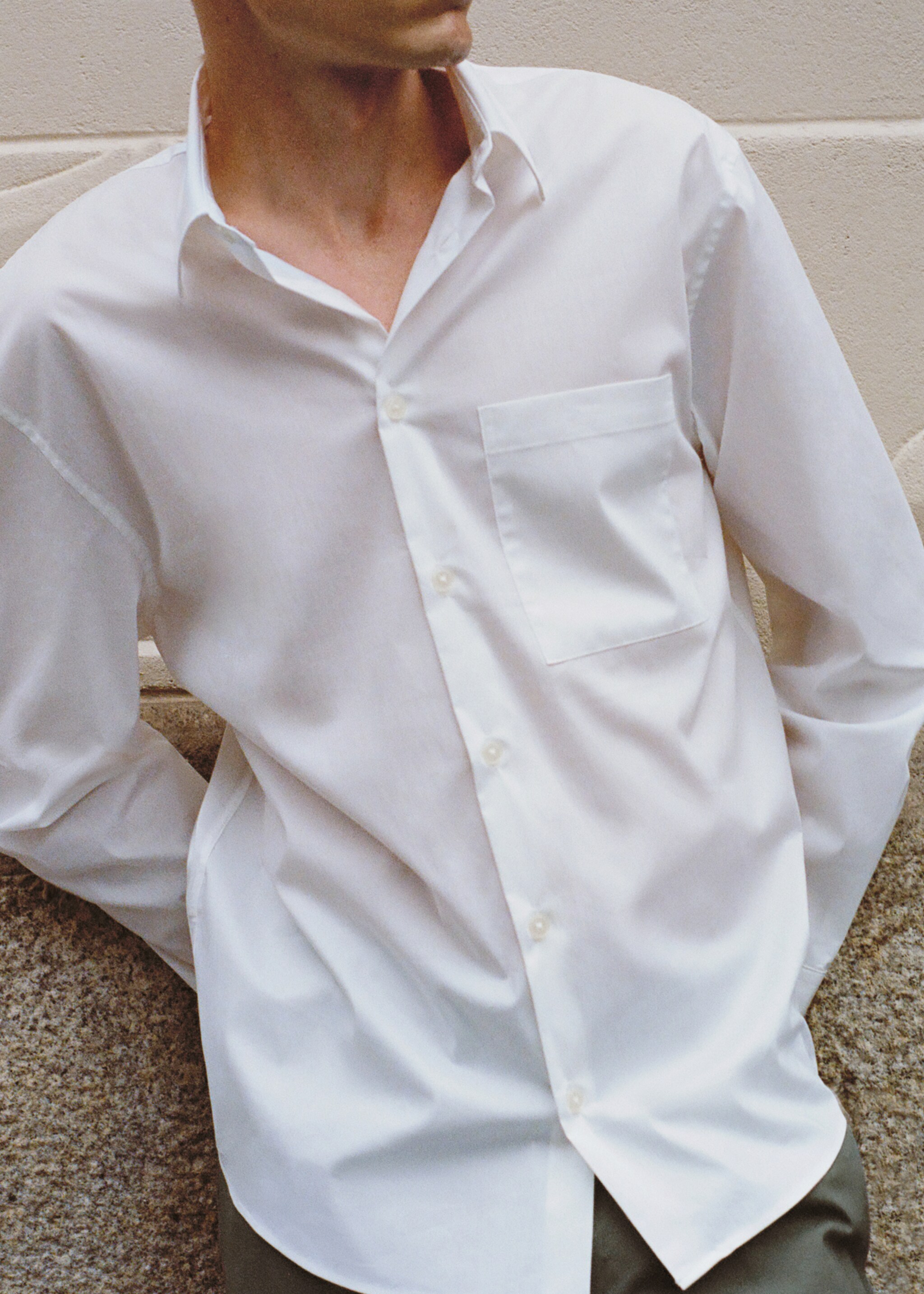 Relaxed fit cotton pocket shirt - Details of the article 5, White. Ref: 57075950-00.