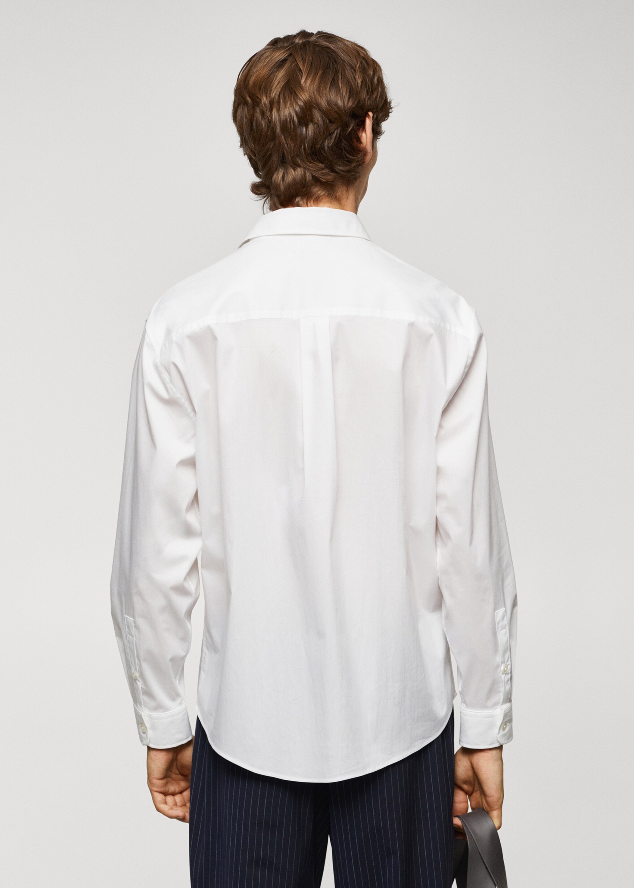Relaxed fit cotton pocket shirt - Reverse of the article, White. Ref: 57075950-00.
