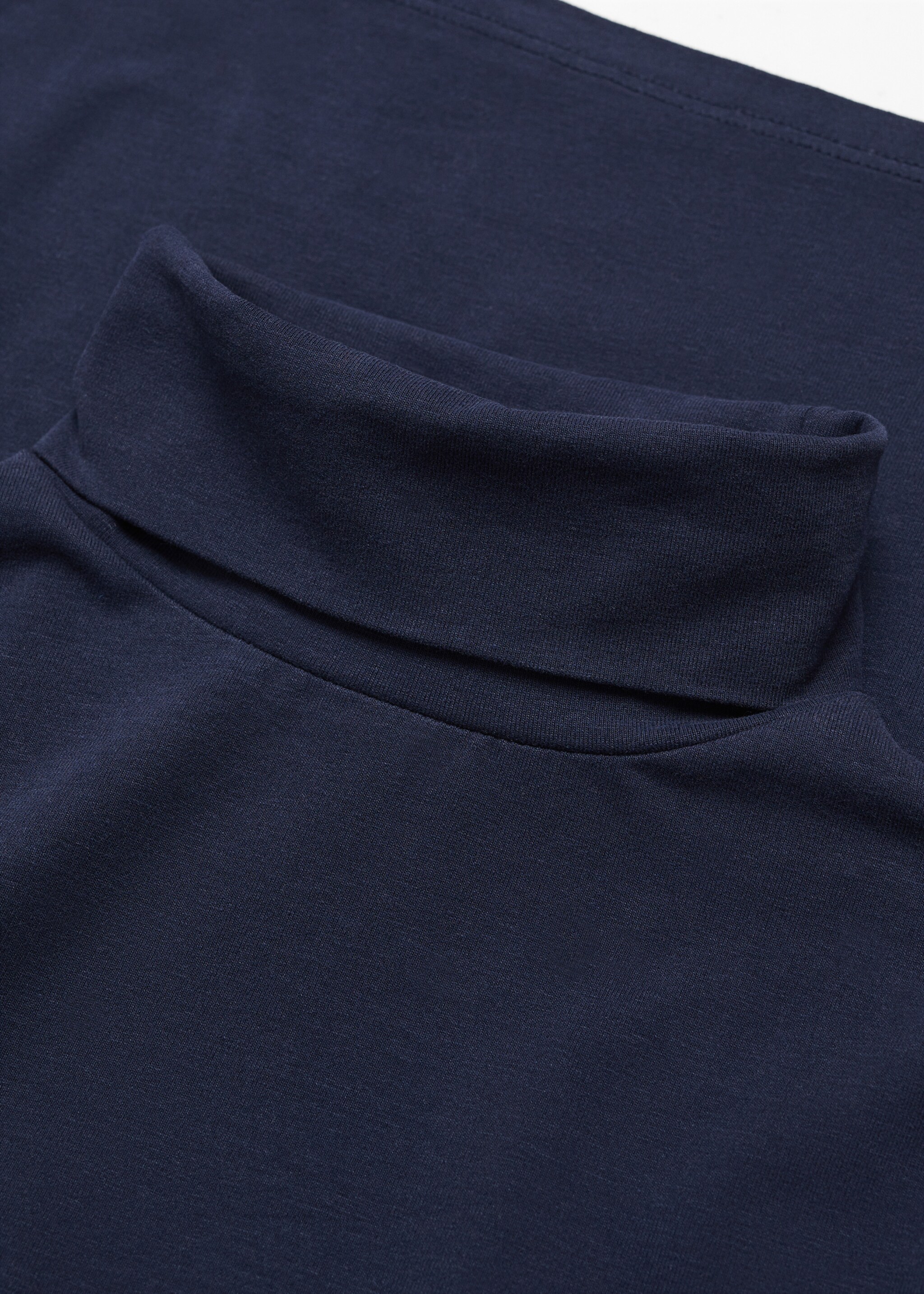 Turtleneck long-sleeved t-shirt - Details of the article 8, Dark Navy. Ref: 57075960-00.