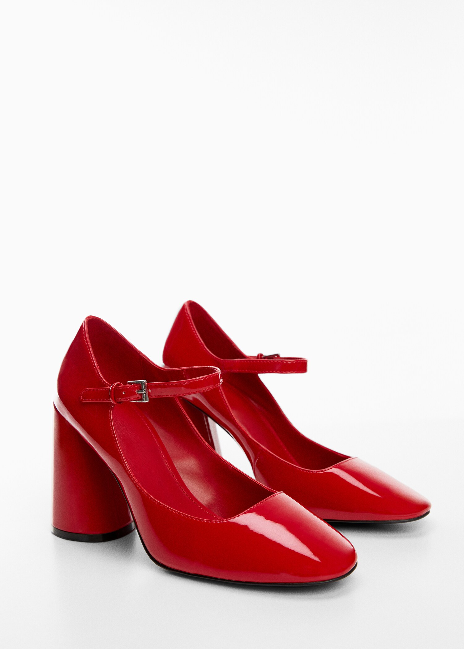 Chaussures vernies à talon - Plan moyen