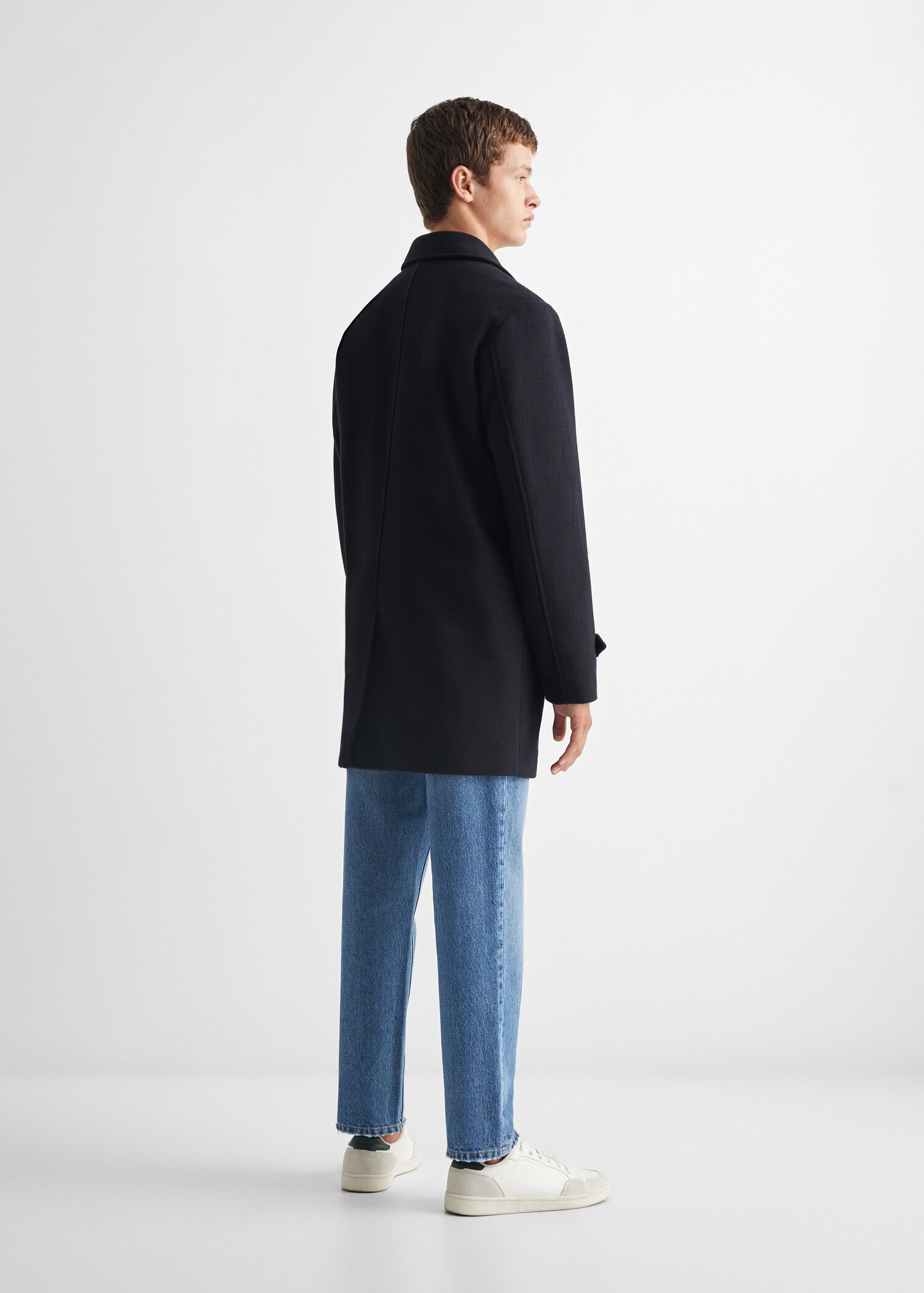 Coat with classic collar - Reverse of the article