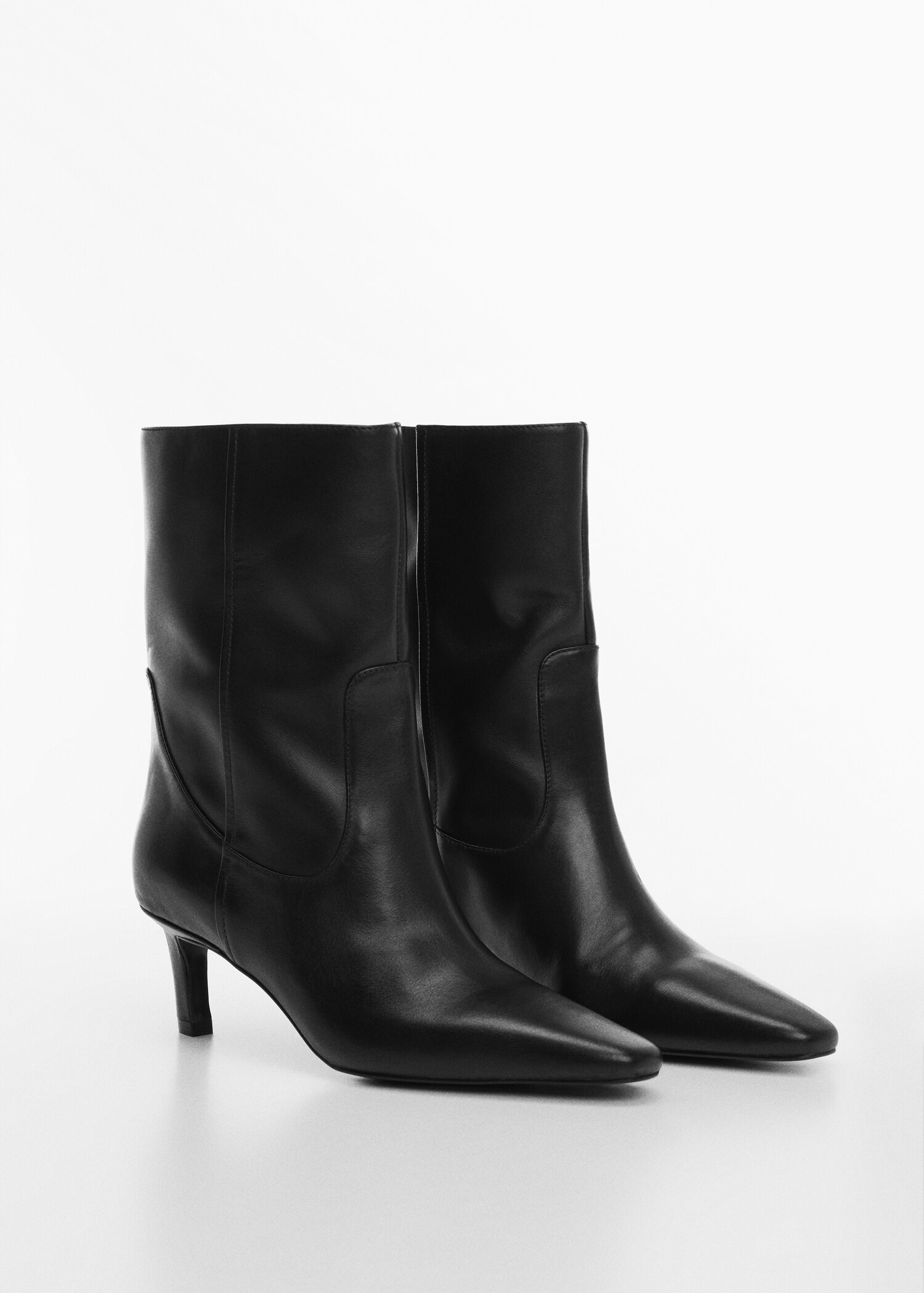 Leather boots with kitten heels - Medium plane