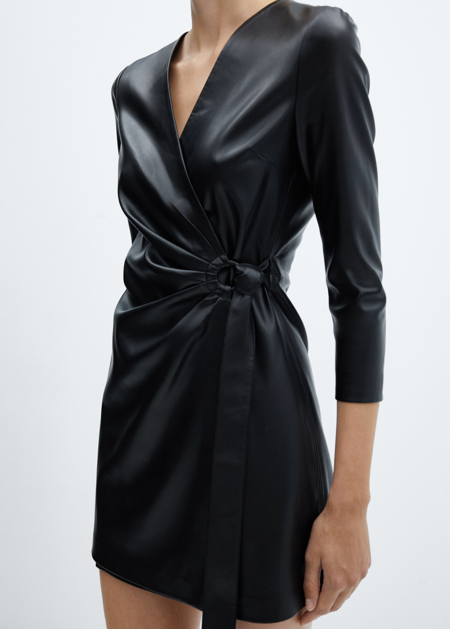Wickelkleid mit Leder-Effekt - Detail des Artikels 6