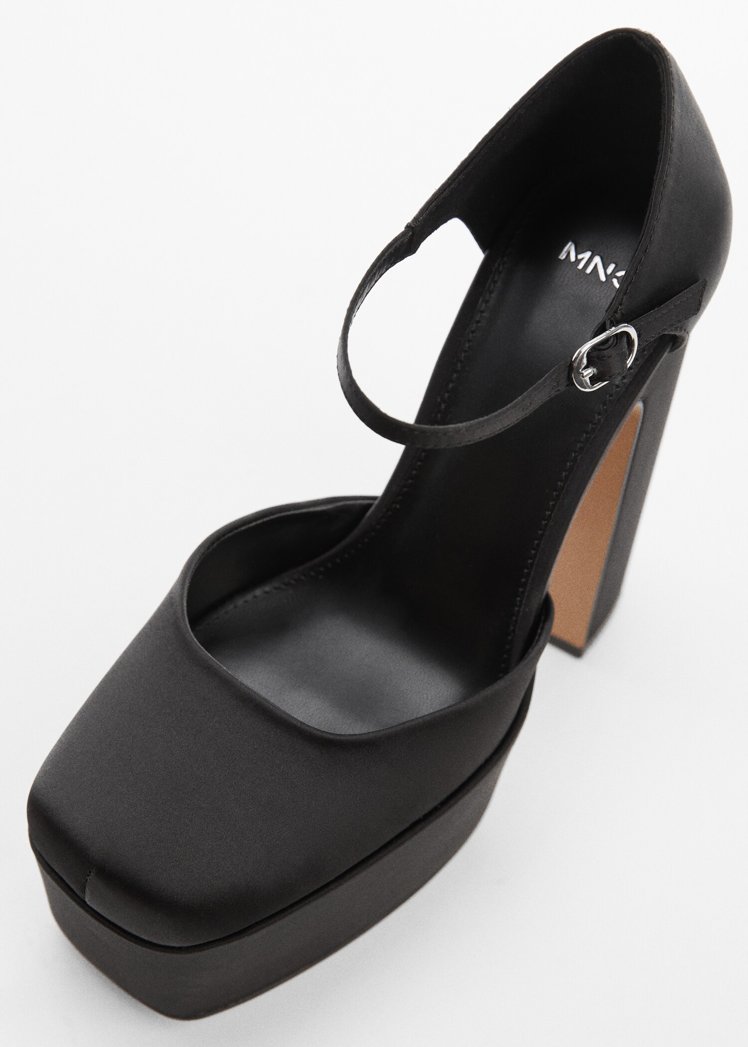 Heeled platform shoes - Details of the article 1