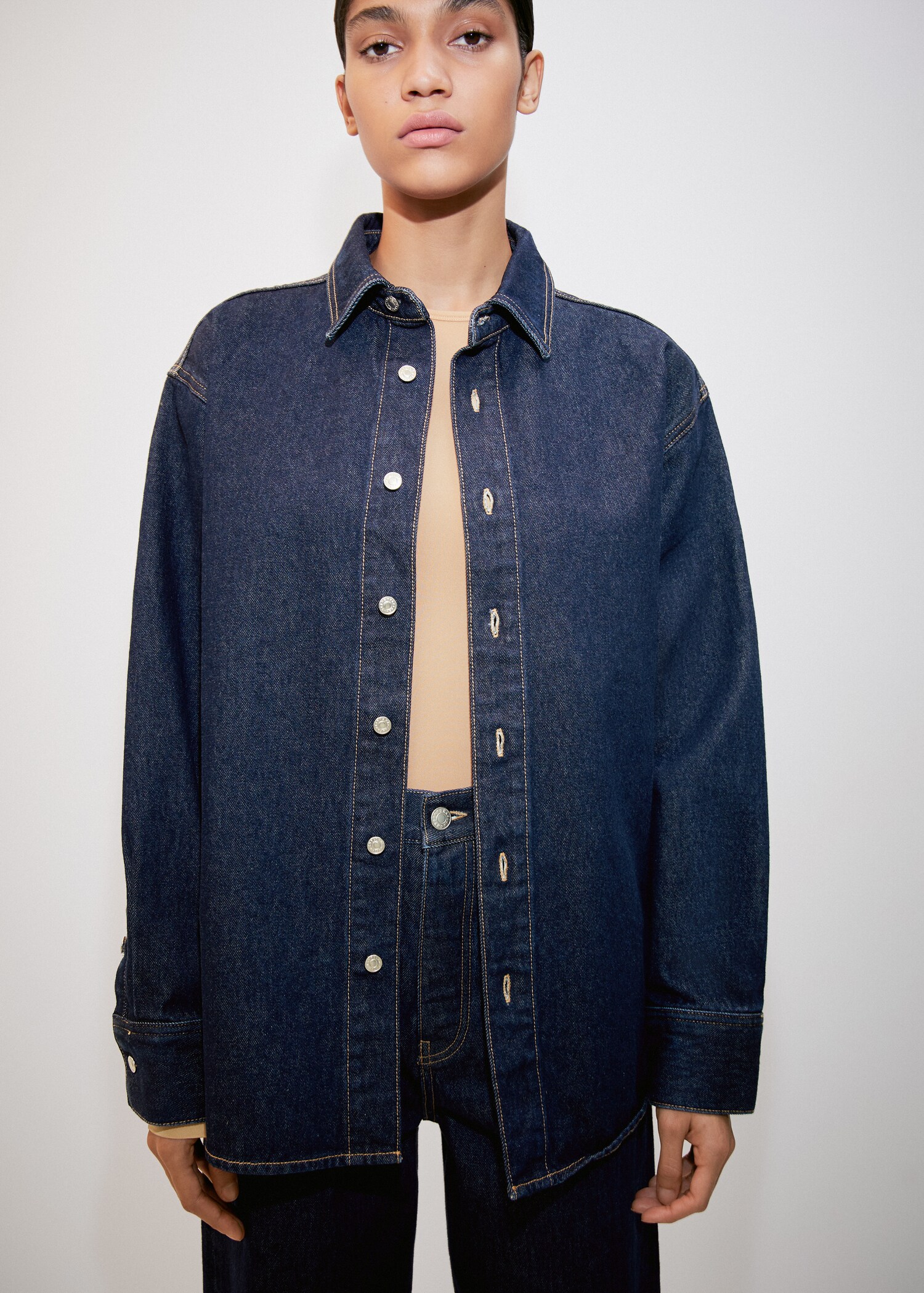 Sovracamicia oversize in denim - Piano medio