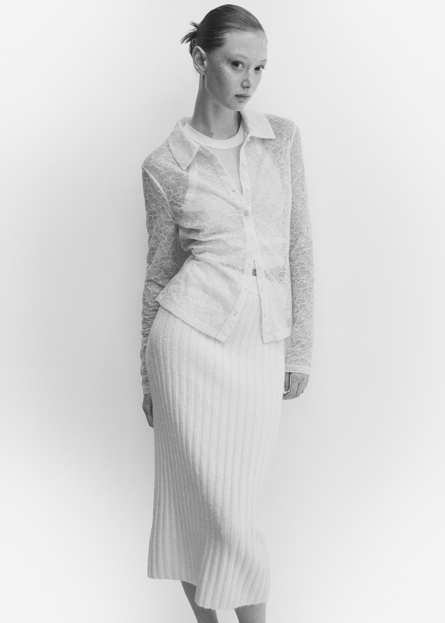 Semi-transparent lace shirt - Details of the article 2