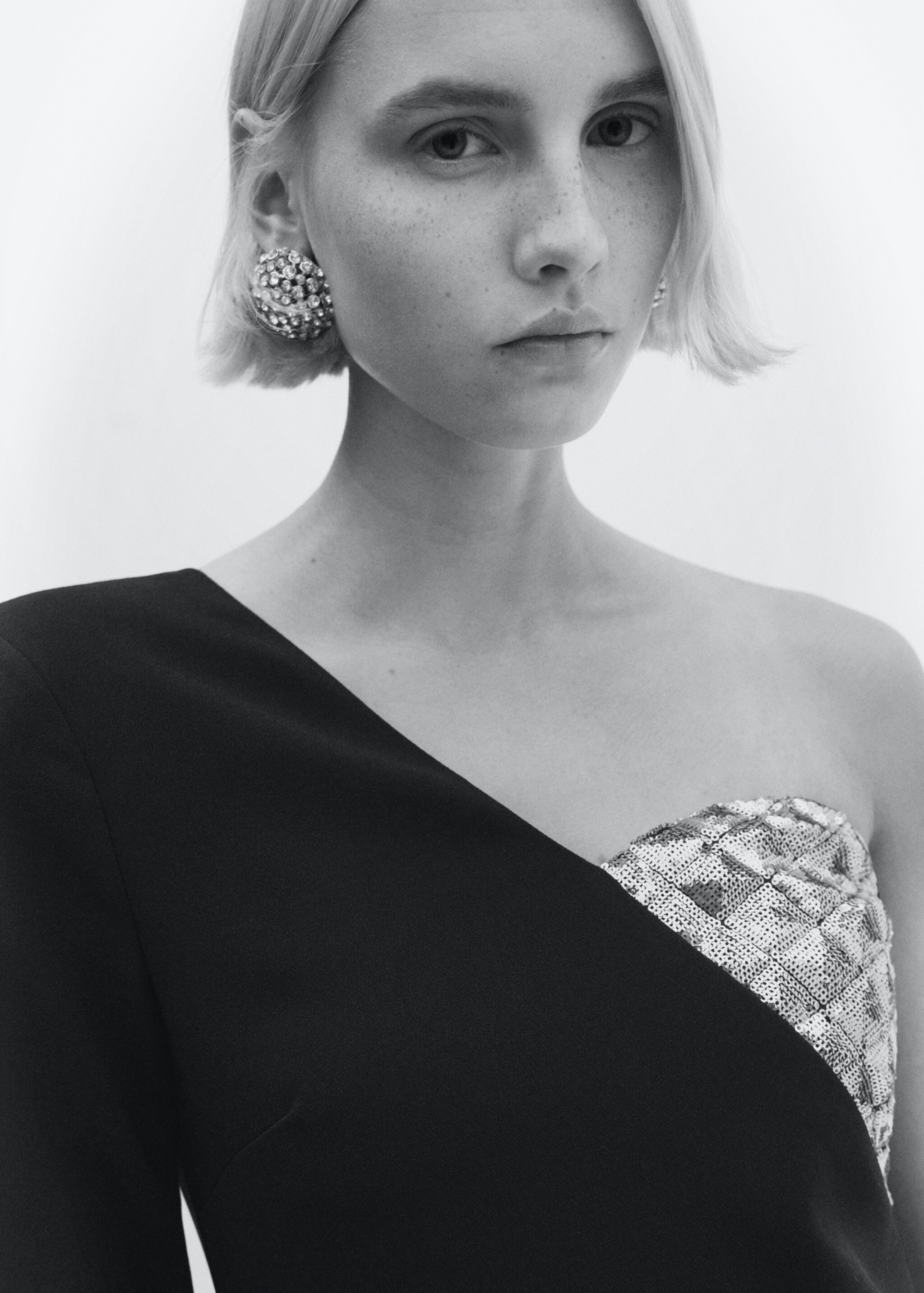 Asymmetrical dress with sequin detail - Details of the article 1