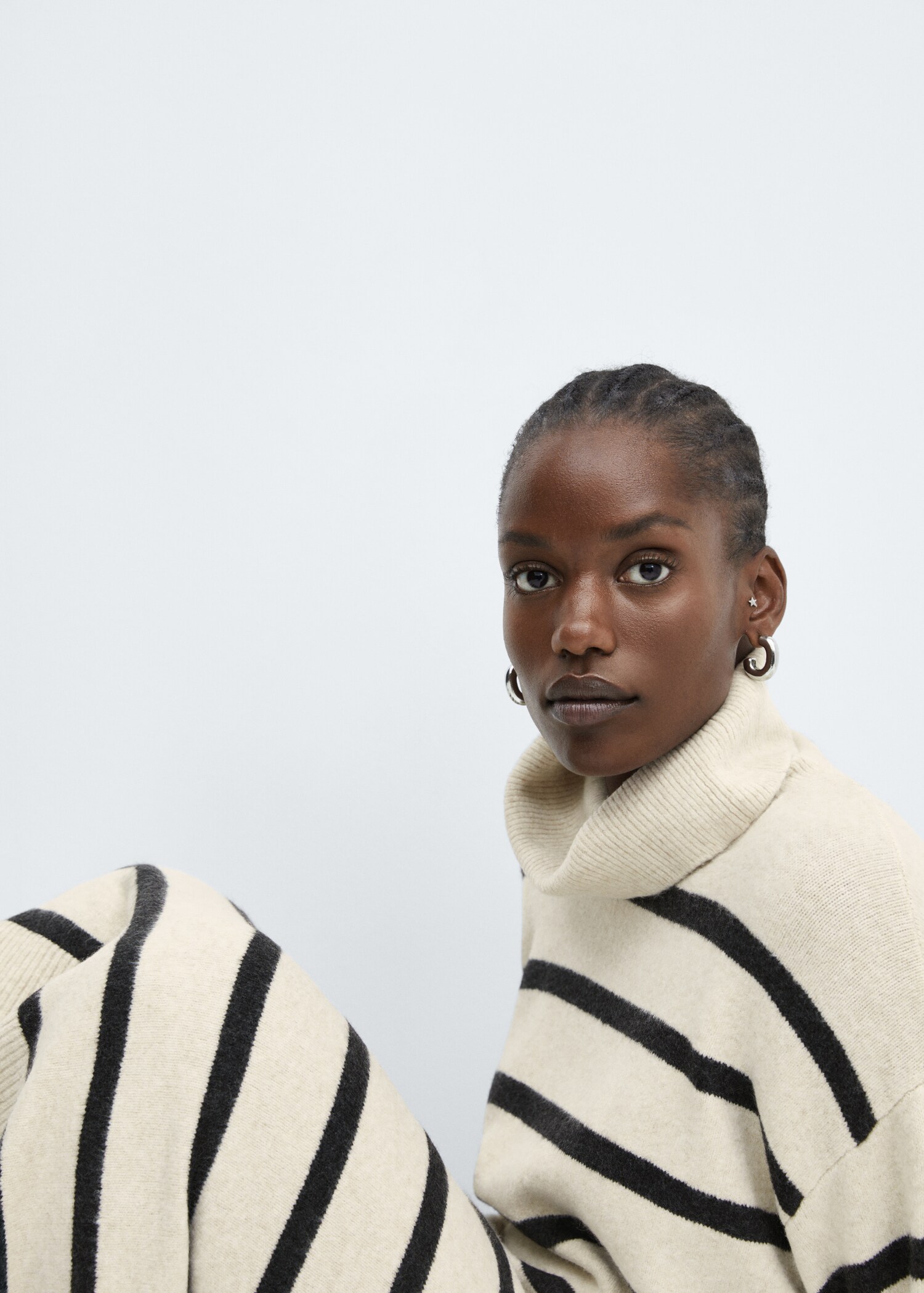 Knitted turtleneck dress - Details of the article 4