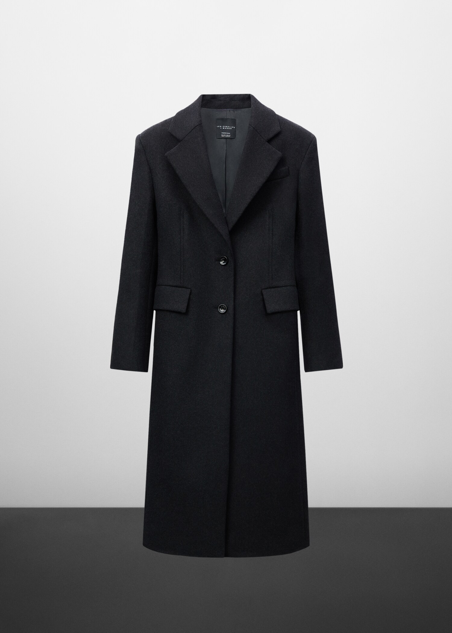 Wool coat with shoulder pads - Article without model