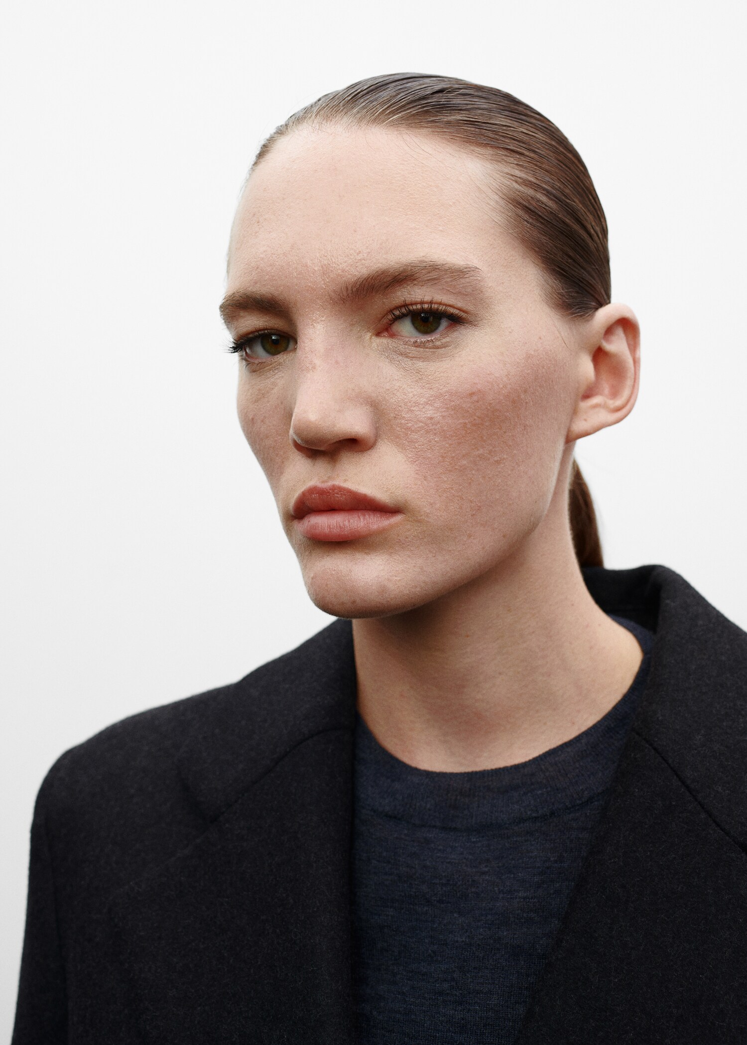 Wool coat with shoulder pads - Details of the article 1