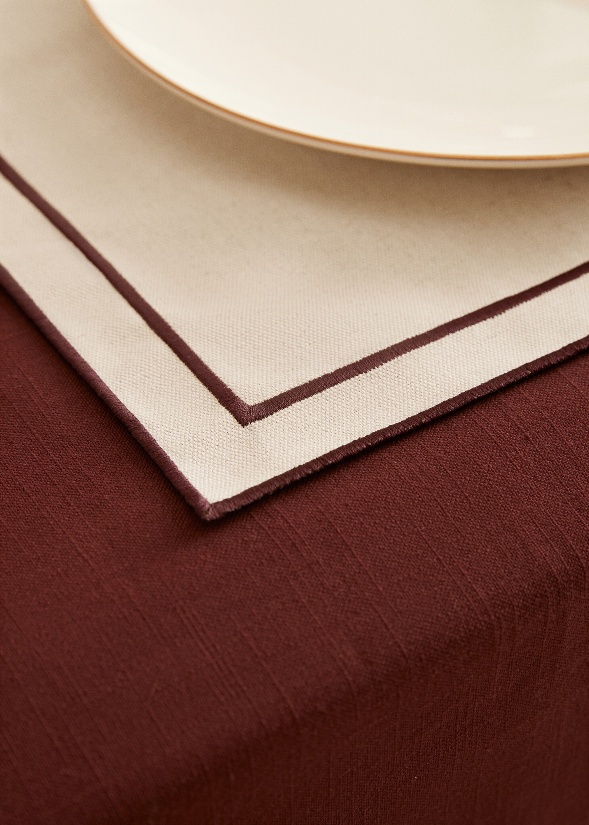 Individual rivet contrast - Detall de l'article 8