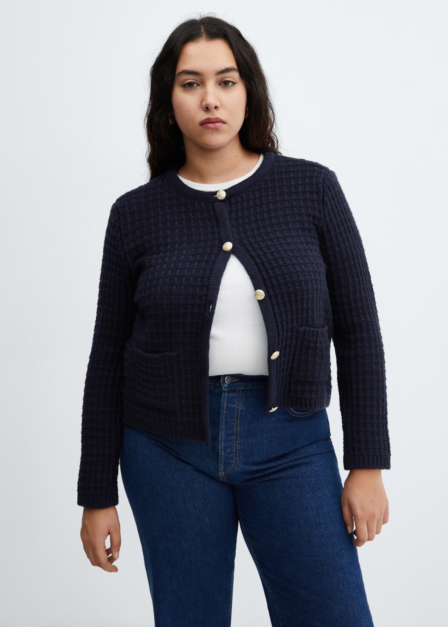 Strickjacke mit Knöpfen - Detail des Artikels 5