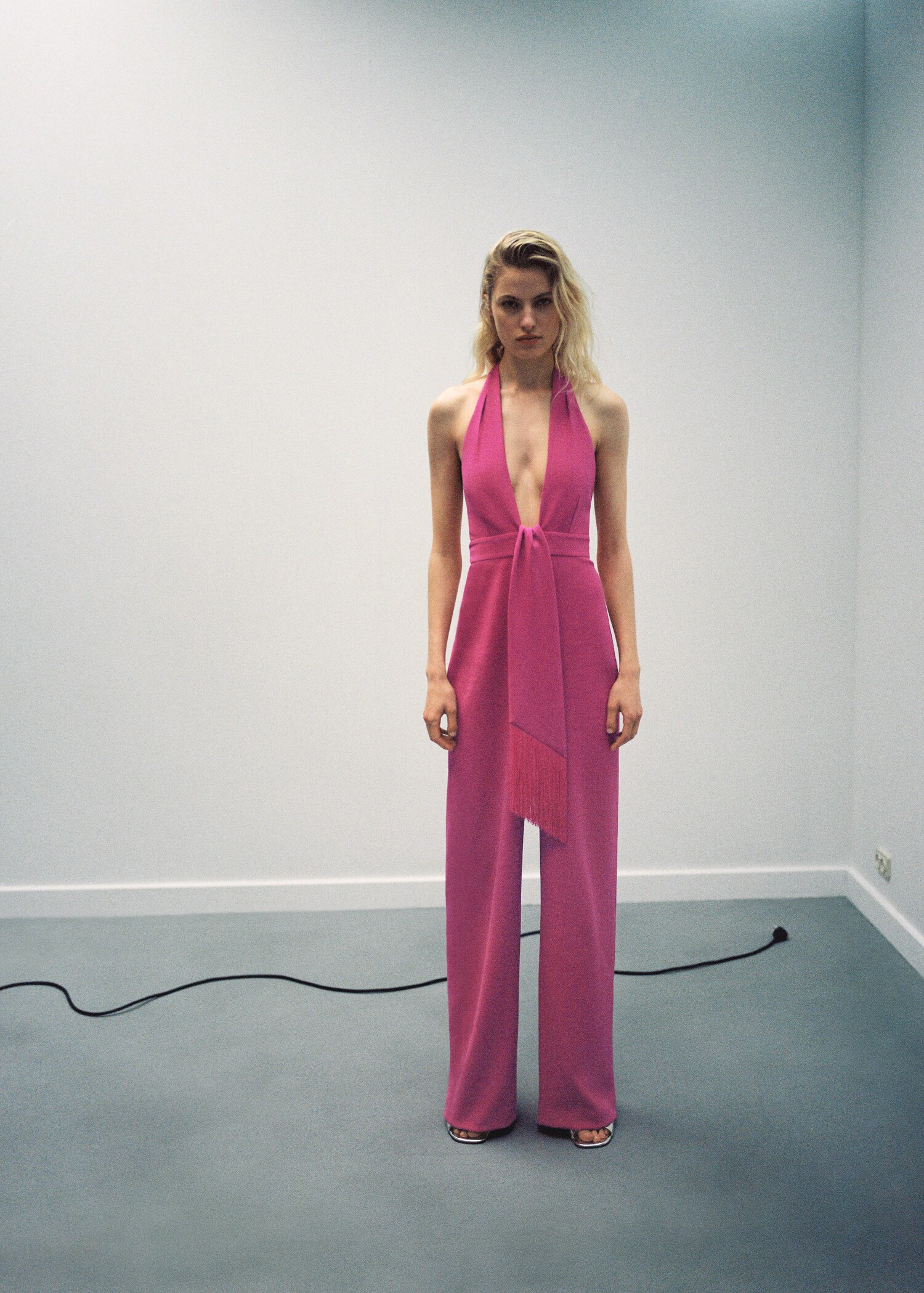 Halter jumpsuit with bow detail - Details of the article 6