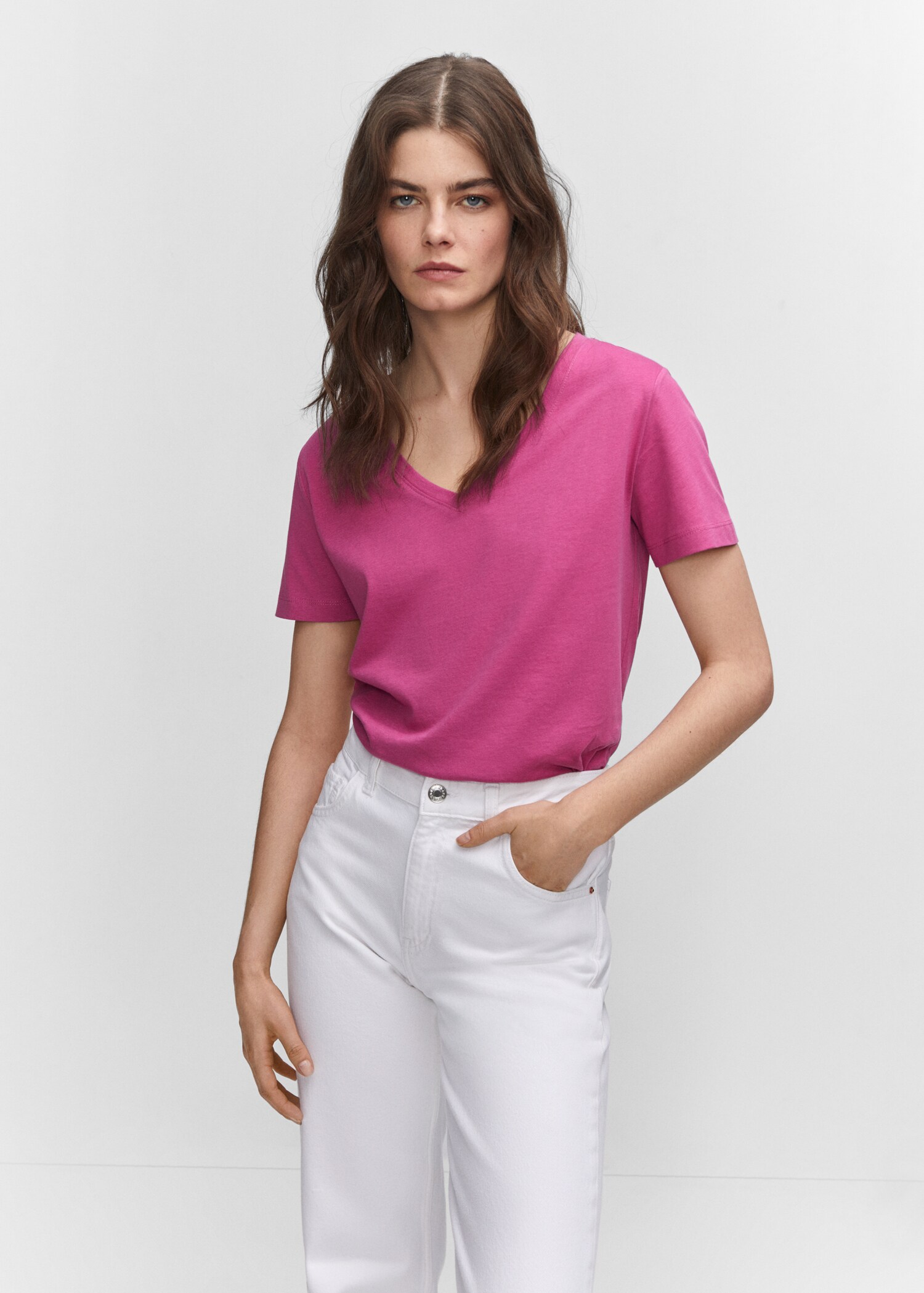 Camiseta algodón cuello pico - Plano medio