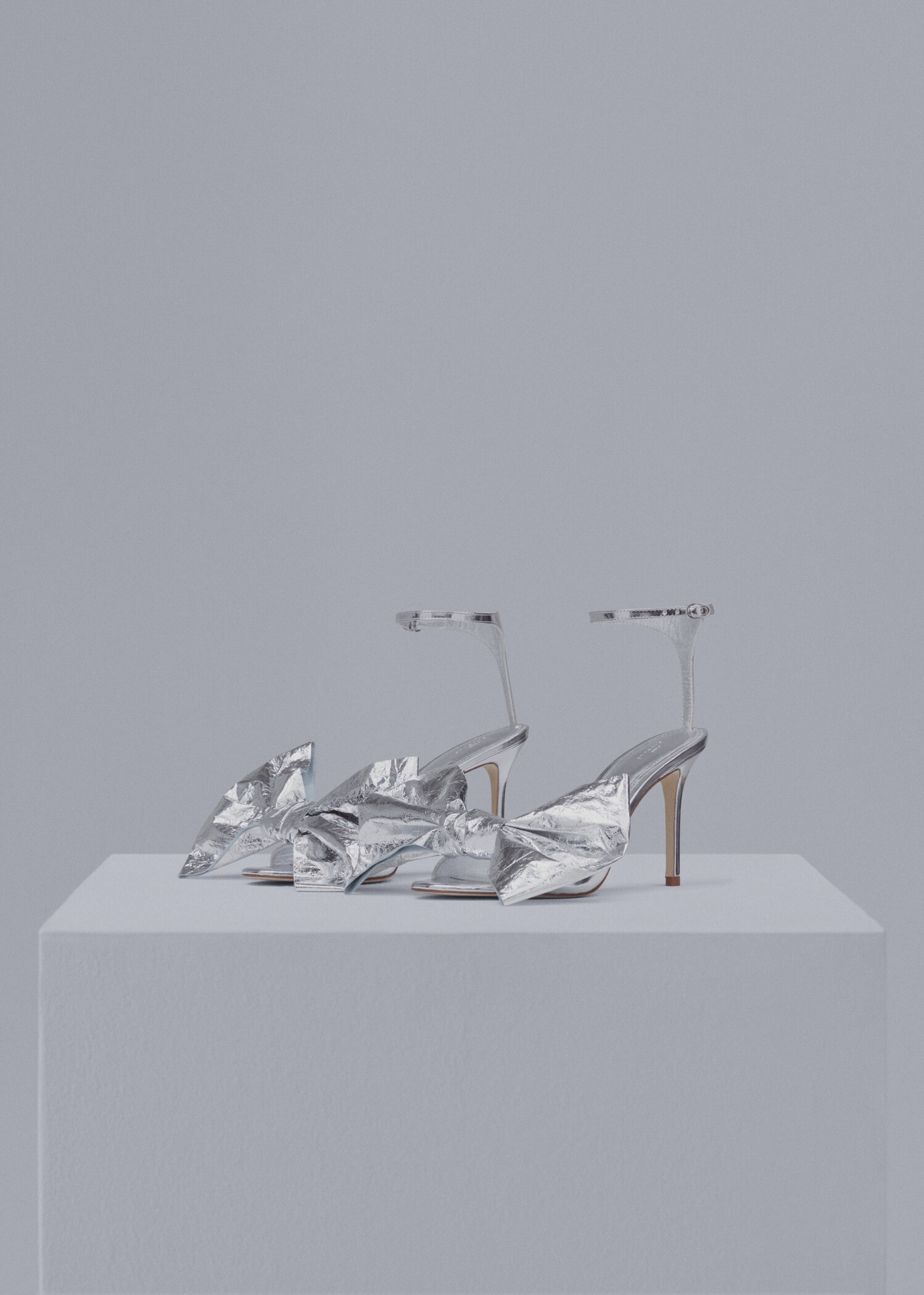 Metallic sandals with bow detail - Medium plane