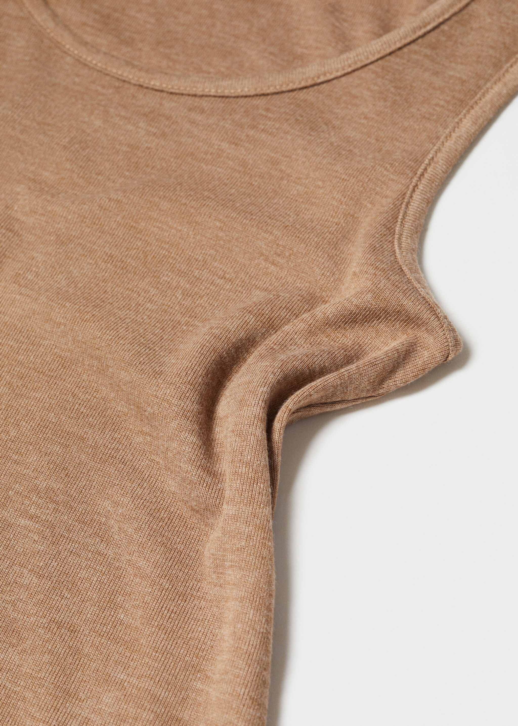Knitted top with wide straps - Details of the article 8, Sand. Ref: 57083804-00.
